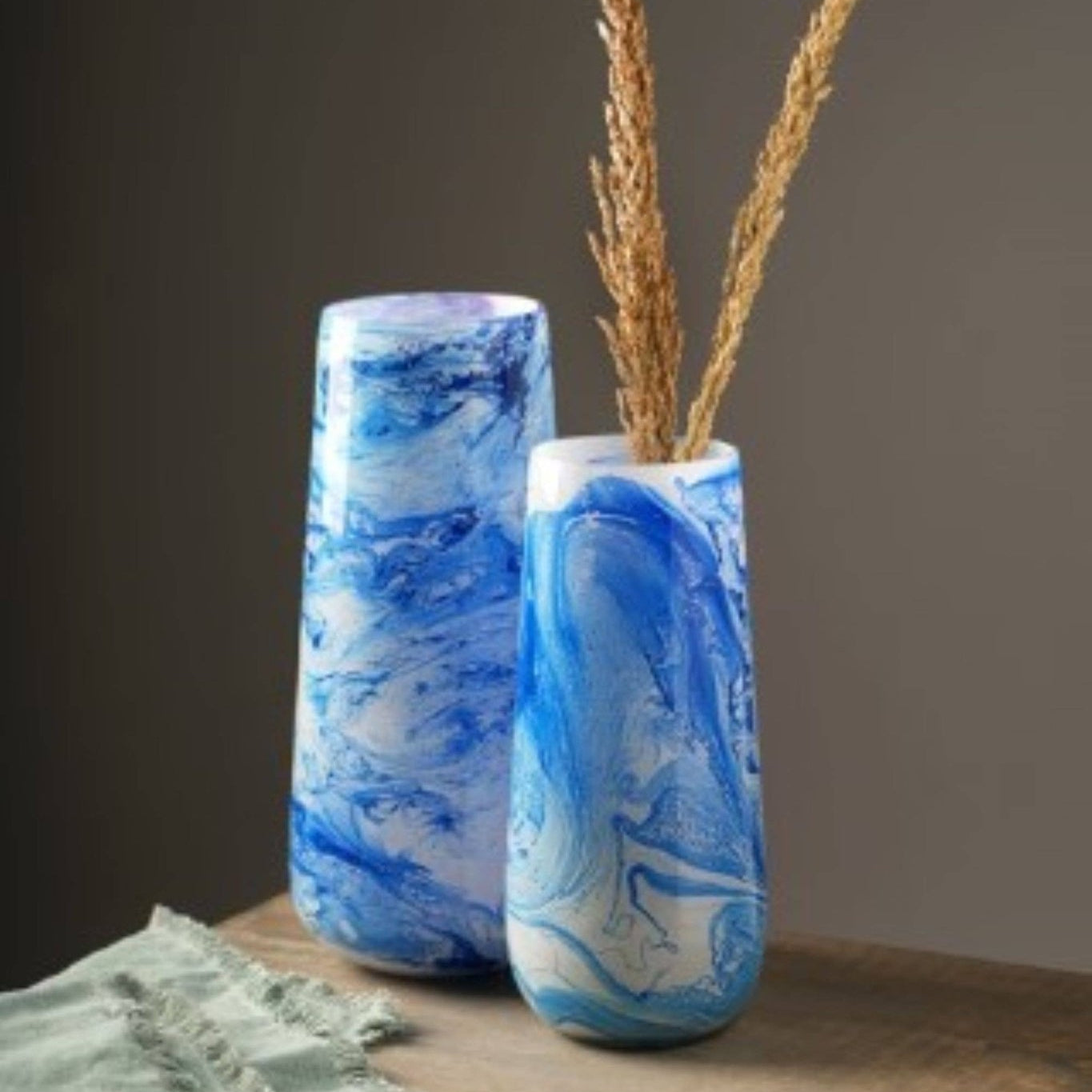 Blue-&-White-Marble-Finish,-Long-Vase-Candles