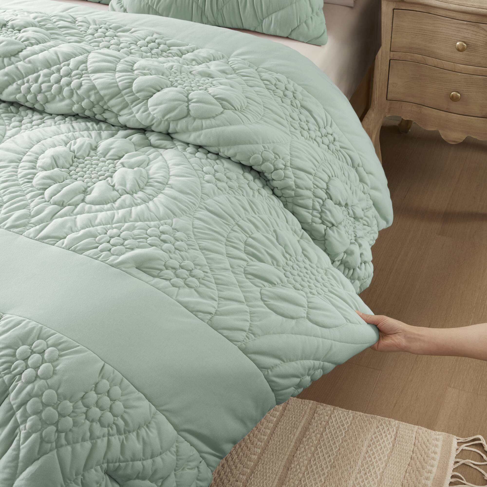 3-Piece Romantic Floral Comforter Set