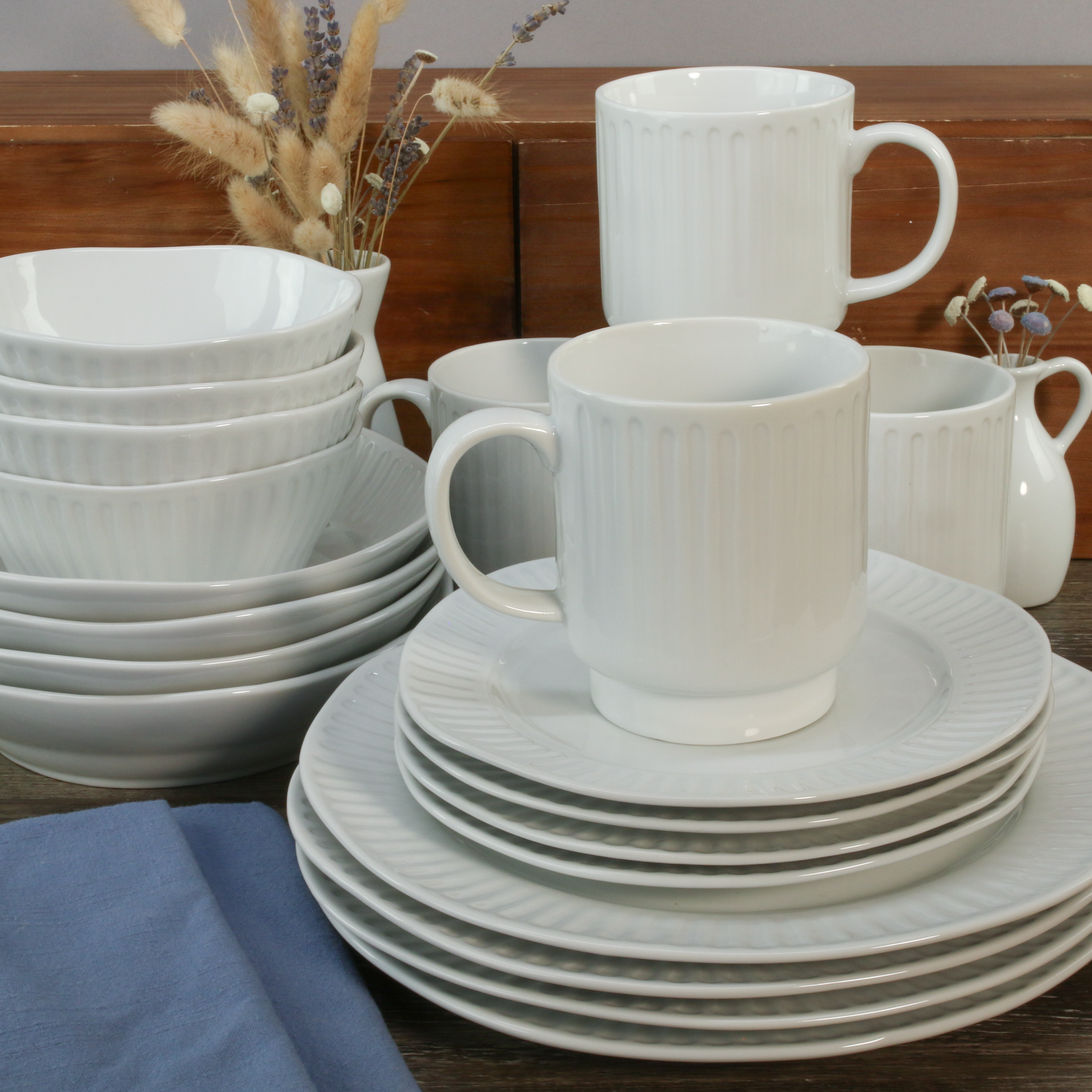 20-Piece Dinnerware Set with Mugs