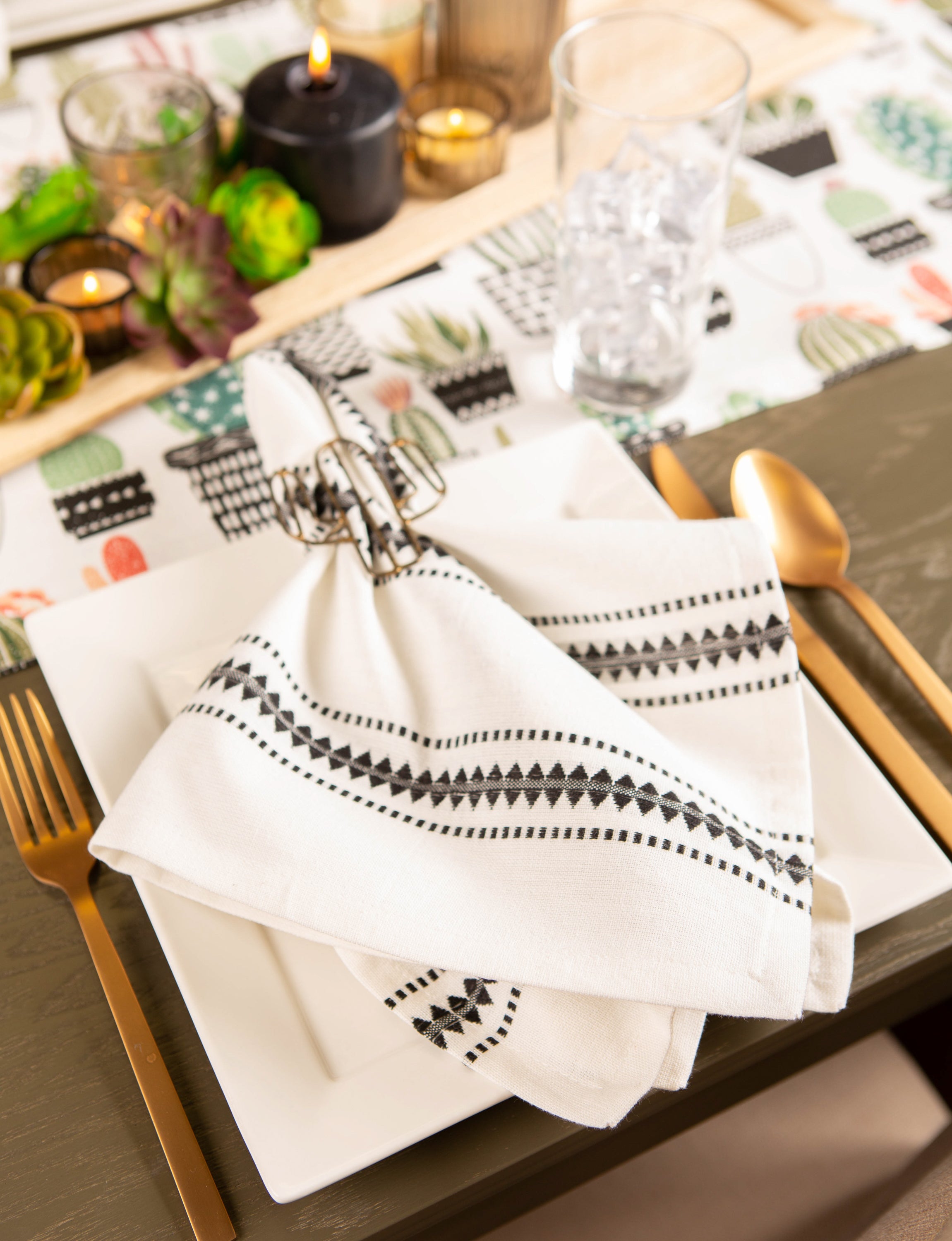 DII Black Zig Dobby Stripe Cotton Dinner Napkin 6-Piece Set