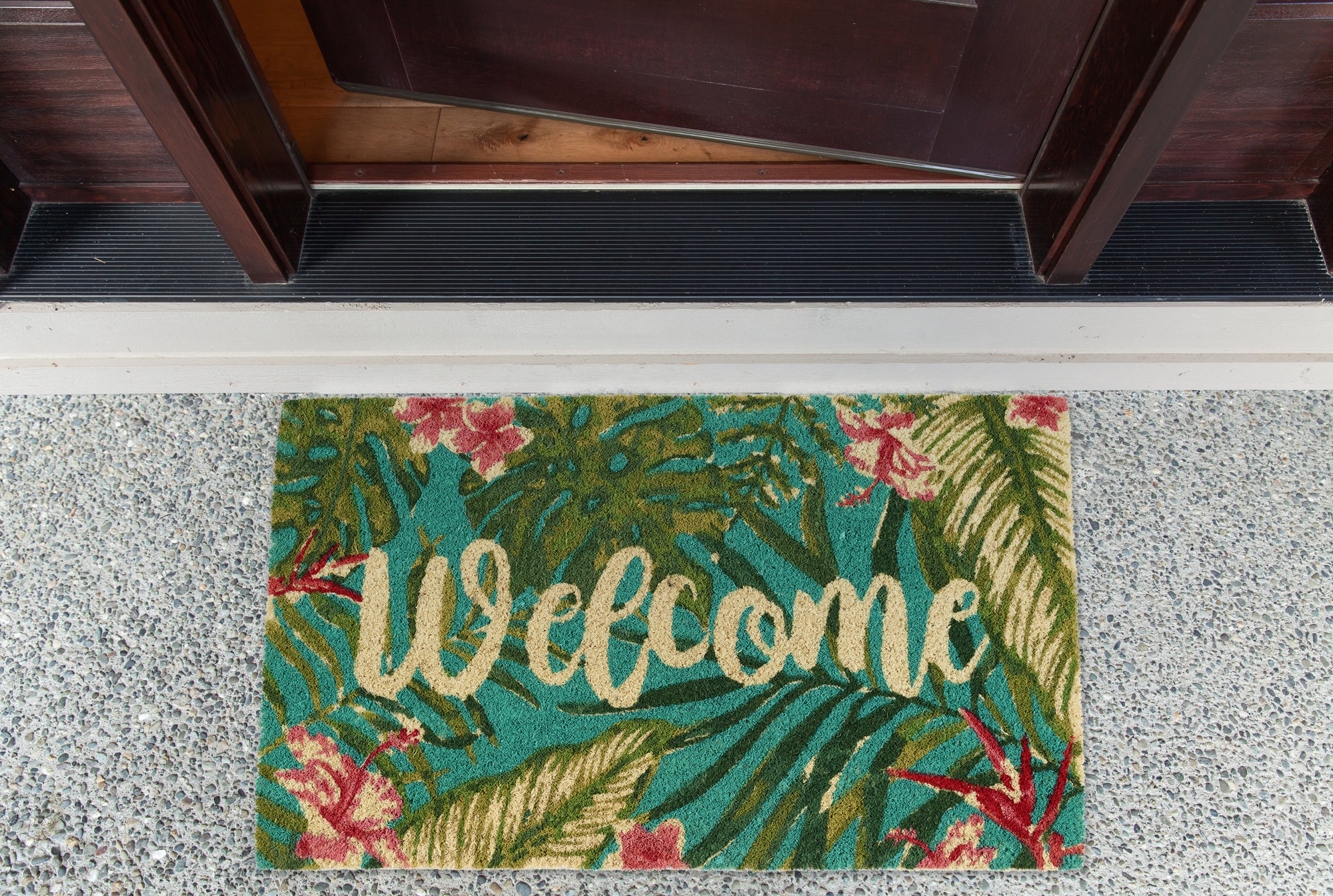 DII Tropical Welcome Doormat, Non-Slip PVC Backing