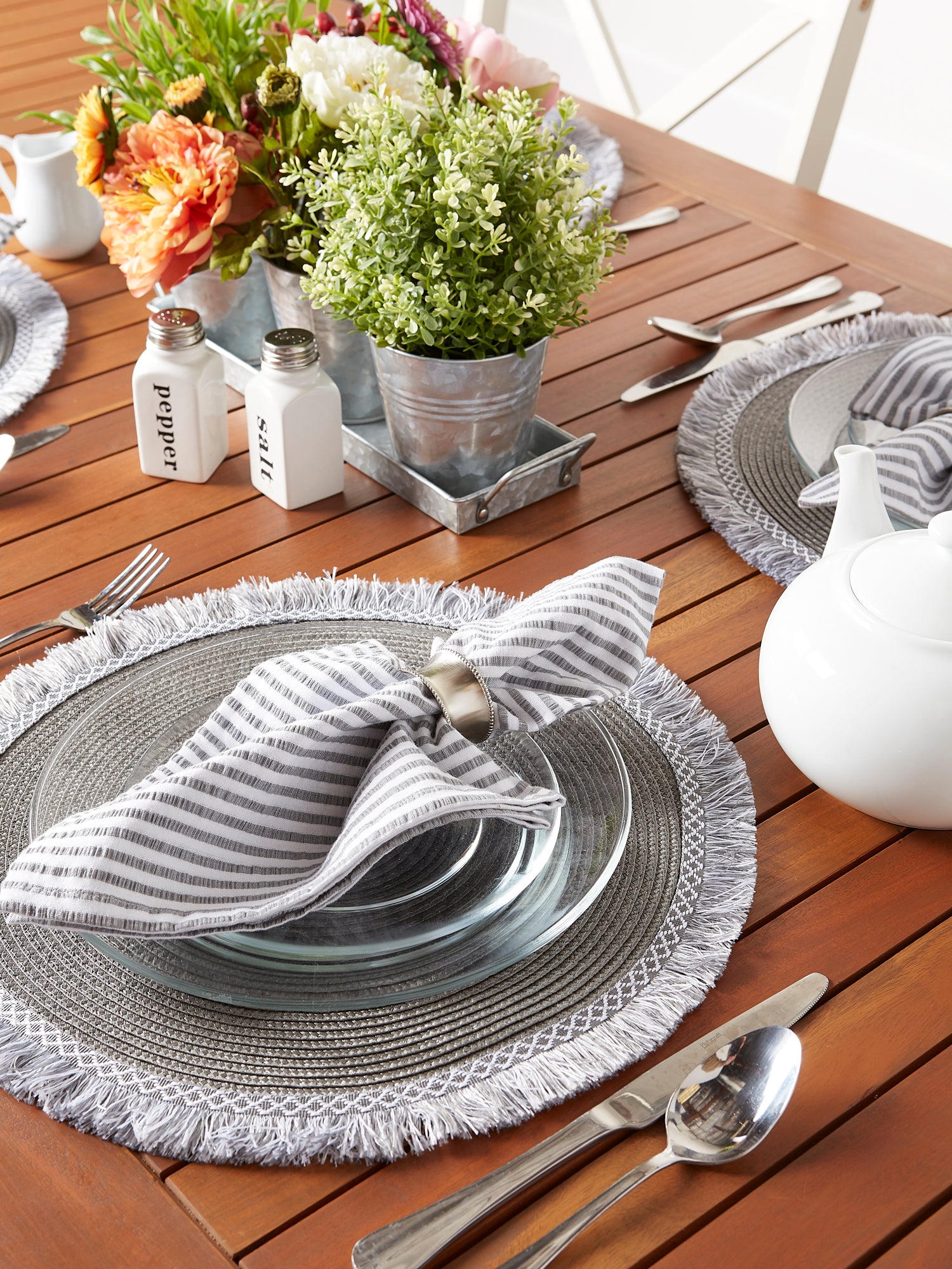 DII Round Fringed Polypropylene Placemat 6-Piece Set