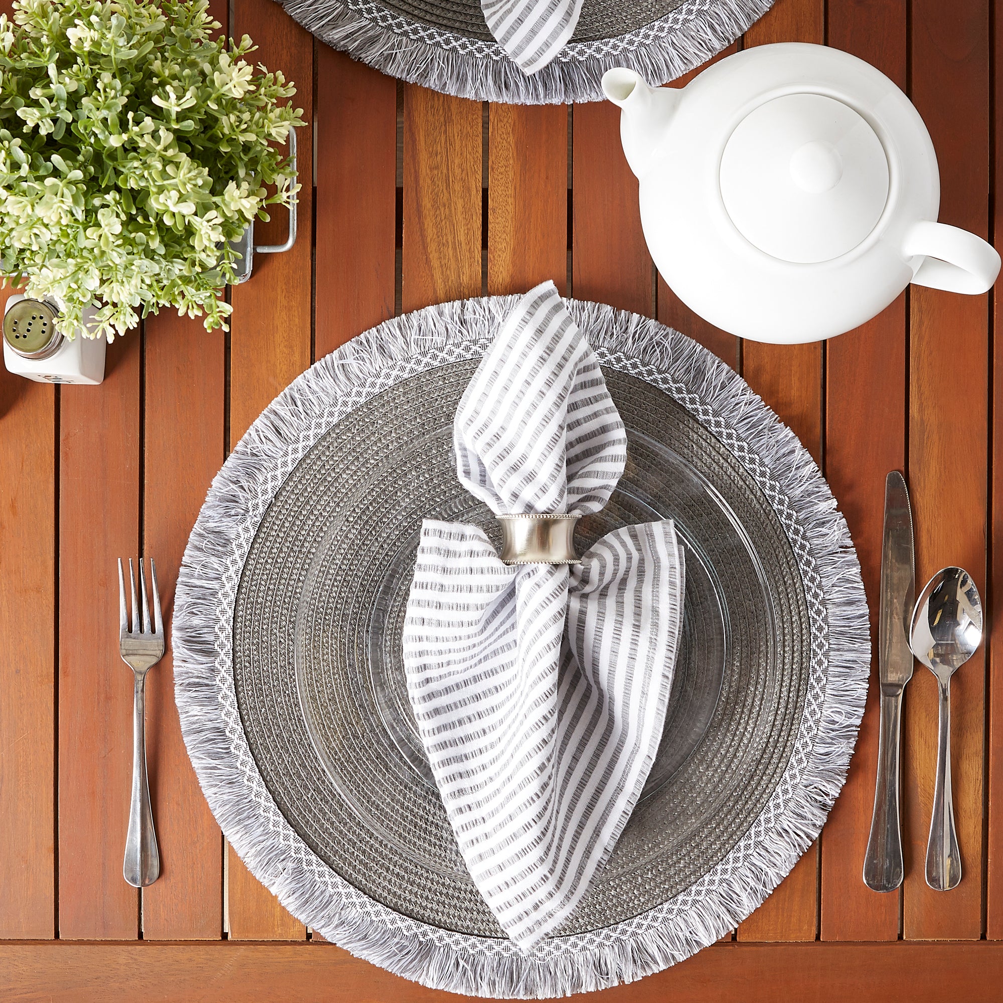DII Round Fringed Polypropylene Placemat 6-Piece Set