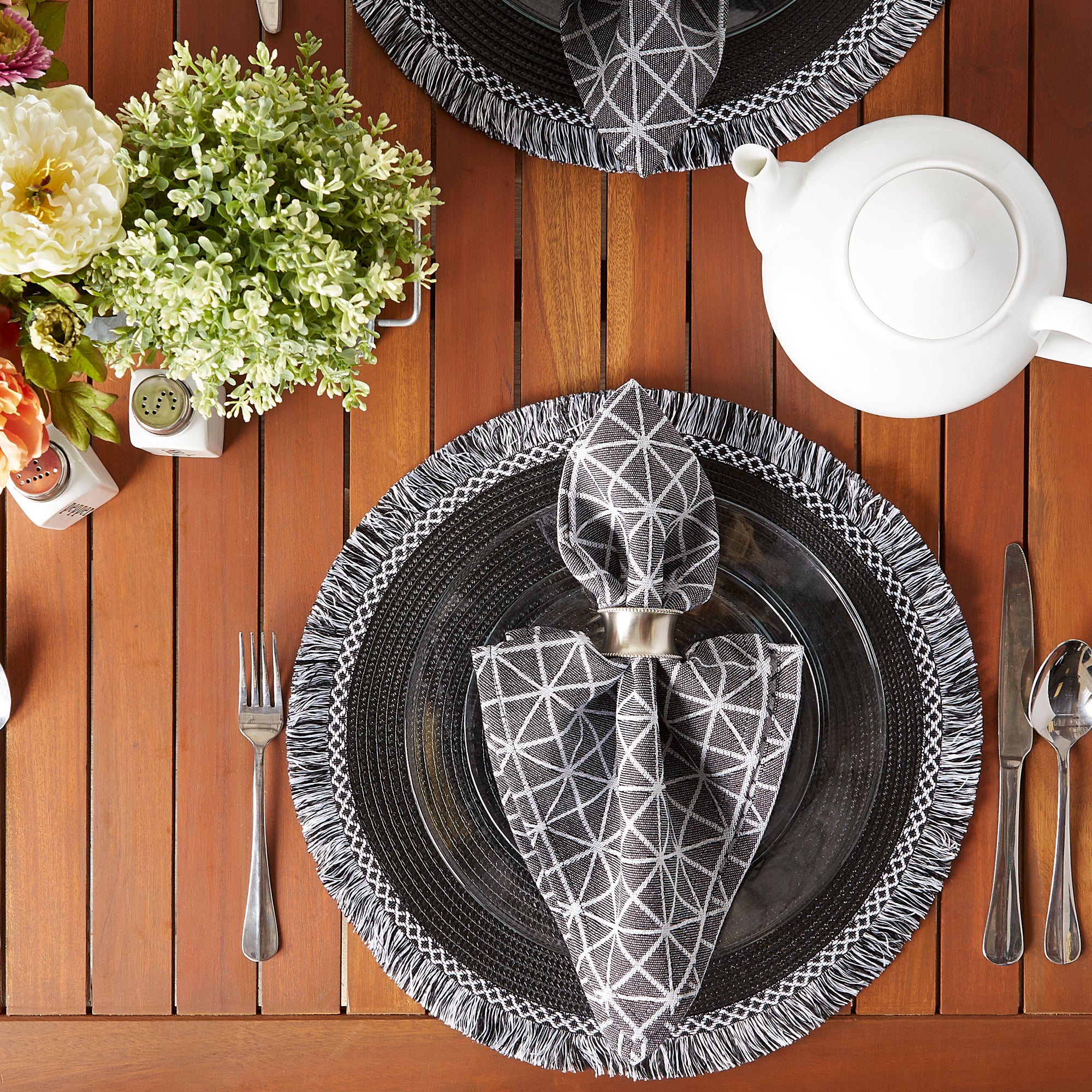 DII Round Fringed Polypropylene Placemat 6-Piece Set