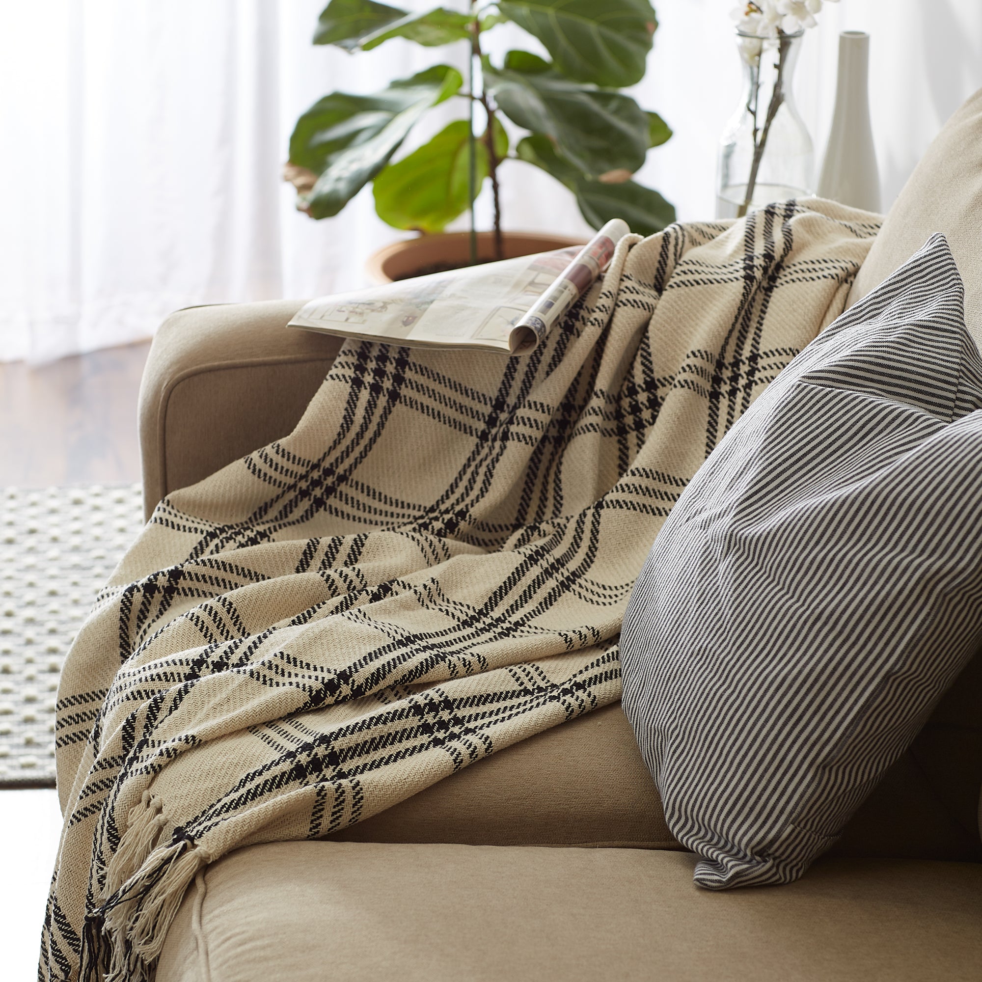 Black Modern Farmhouse Plaid Throw