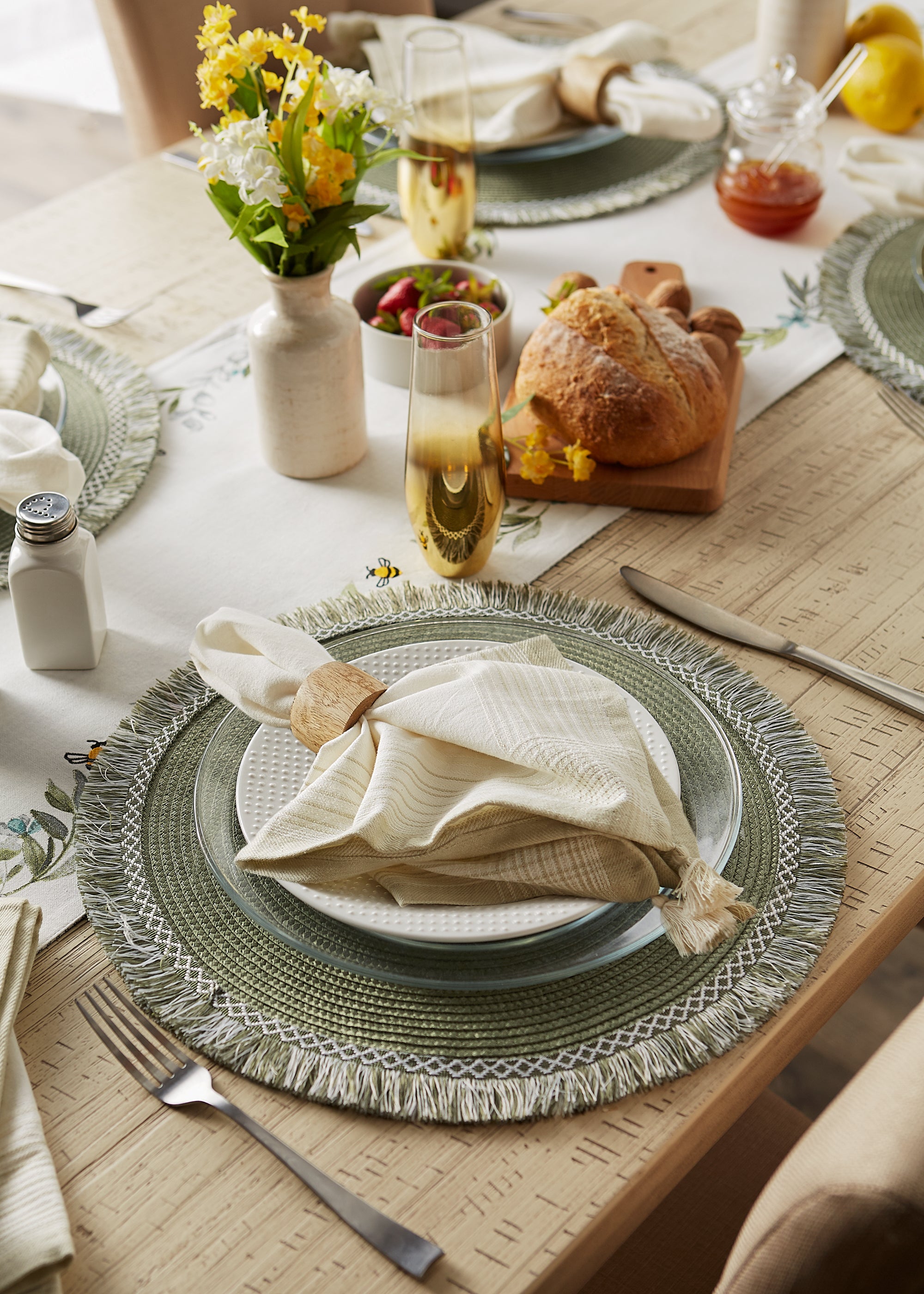 DII Round Fringed Polypropylene Placemat 6-Piece Set