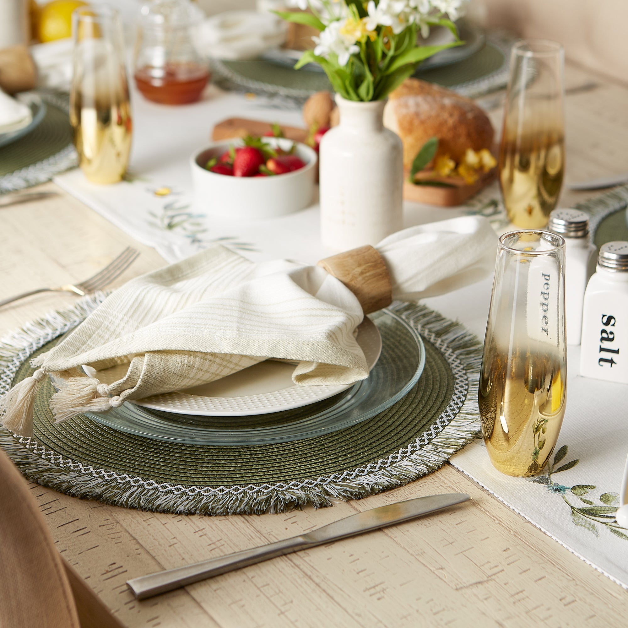 DII Round Fringed Polypropylene Placemat 6-Piece Set