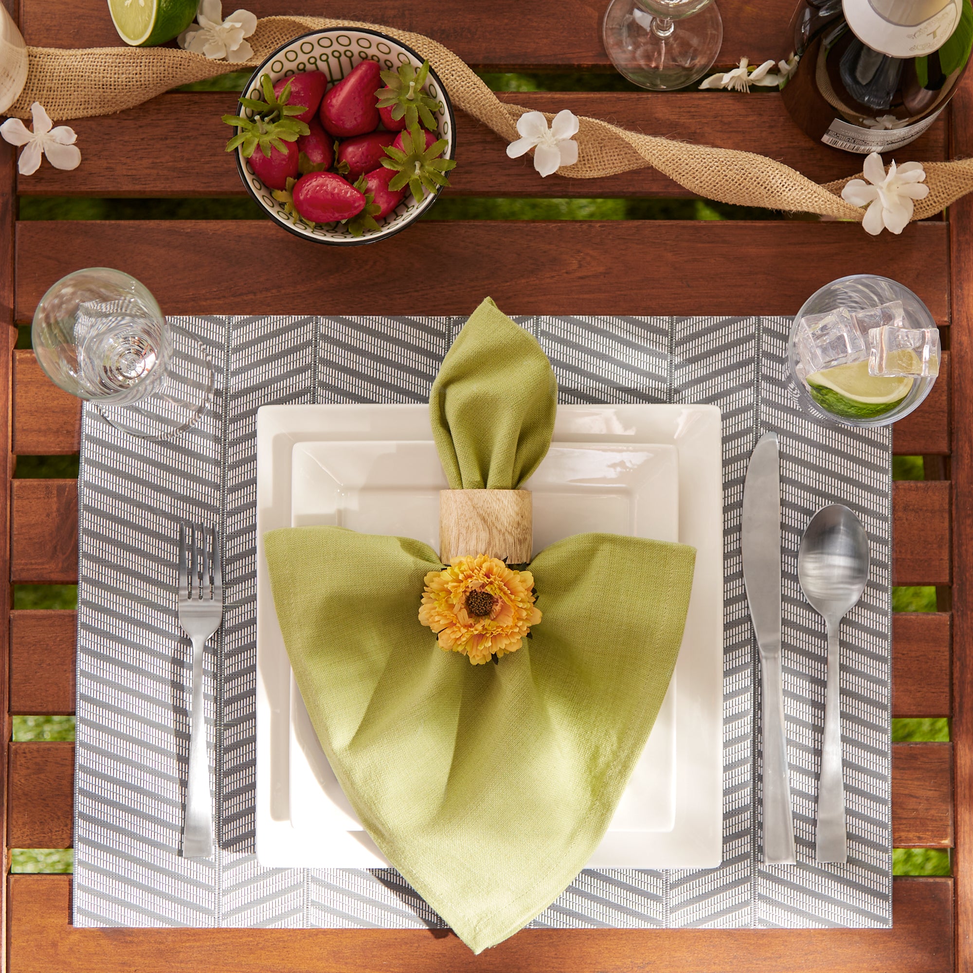 DII Textured Twill Weave PVC Placemat 6-Piece Set
