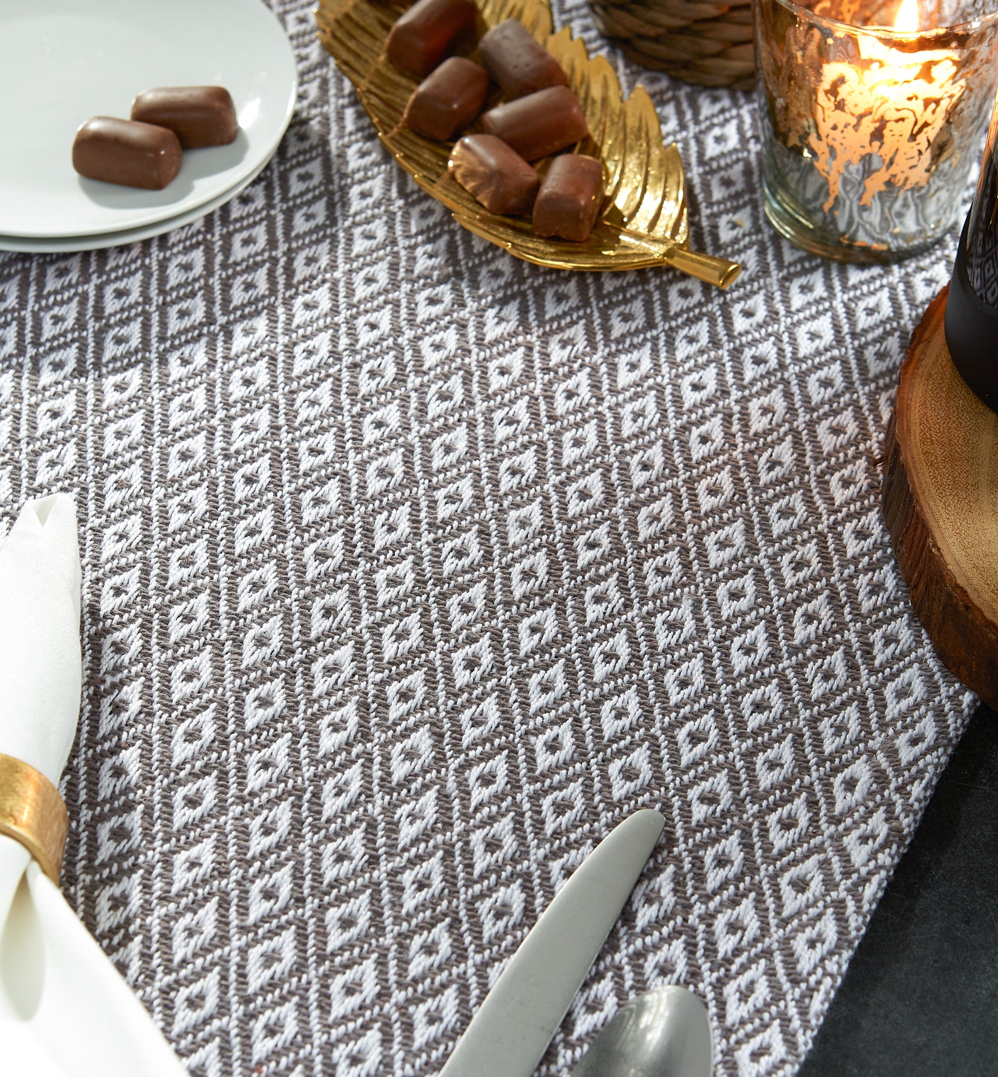DII Mini Diamond Jacquard Fringe Cotton Table Runner