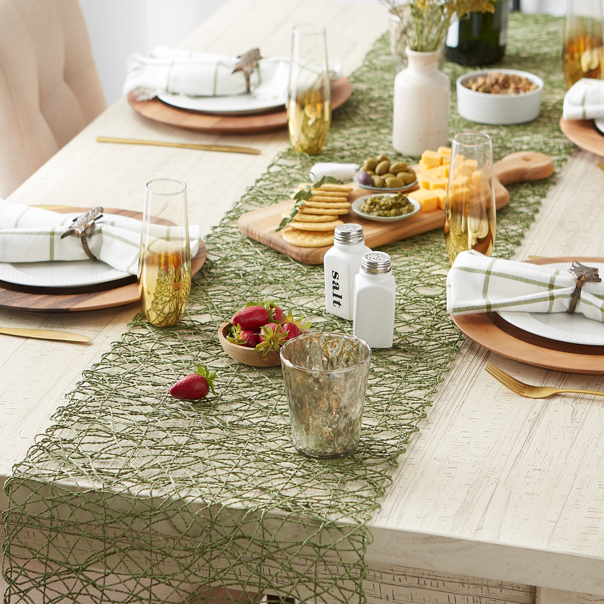 DII Woven Paper Table Runner