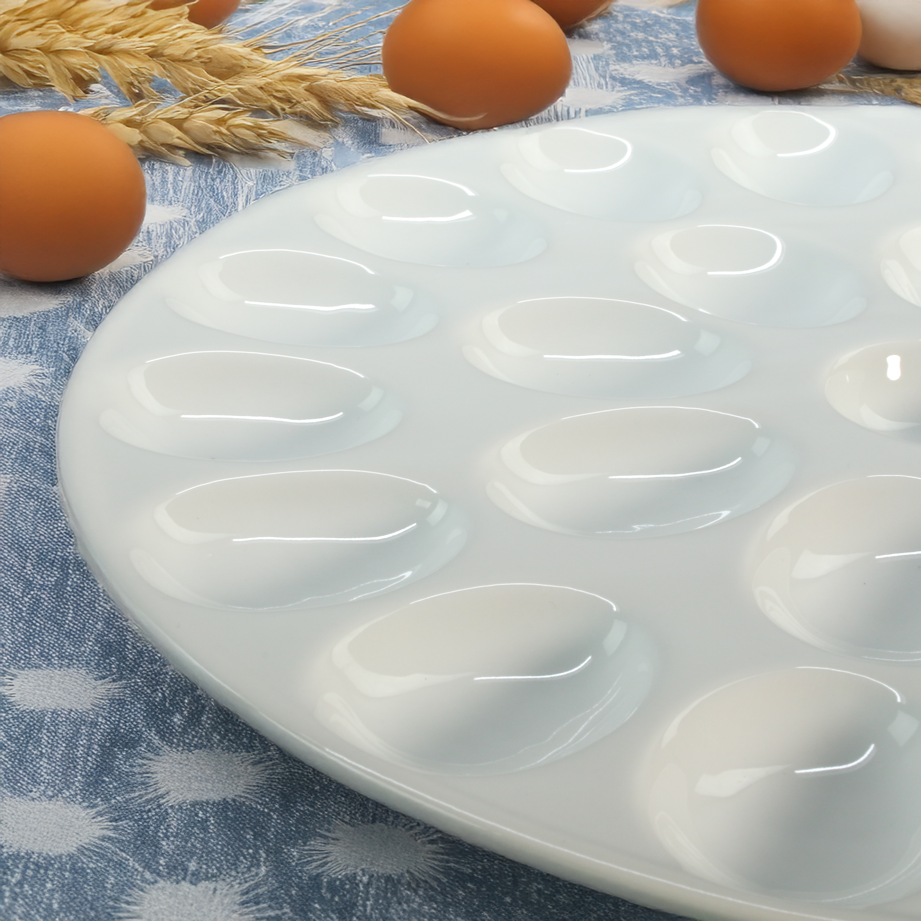 Round Egg Plate