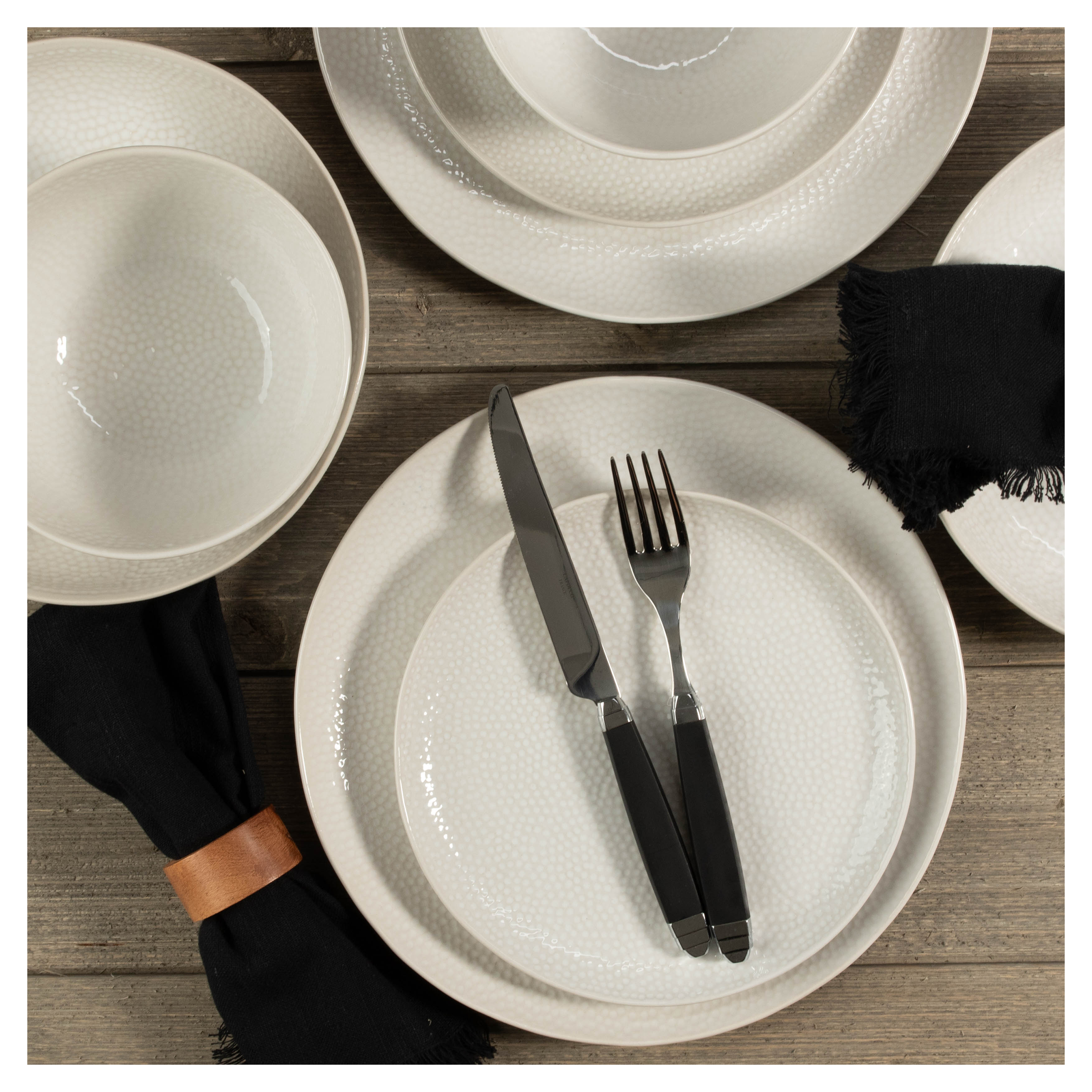 Serene 16 Piece Dinnerware Set