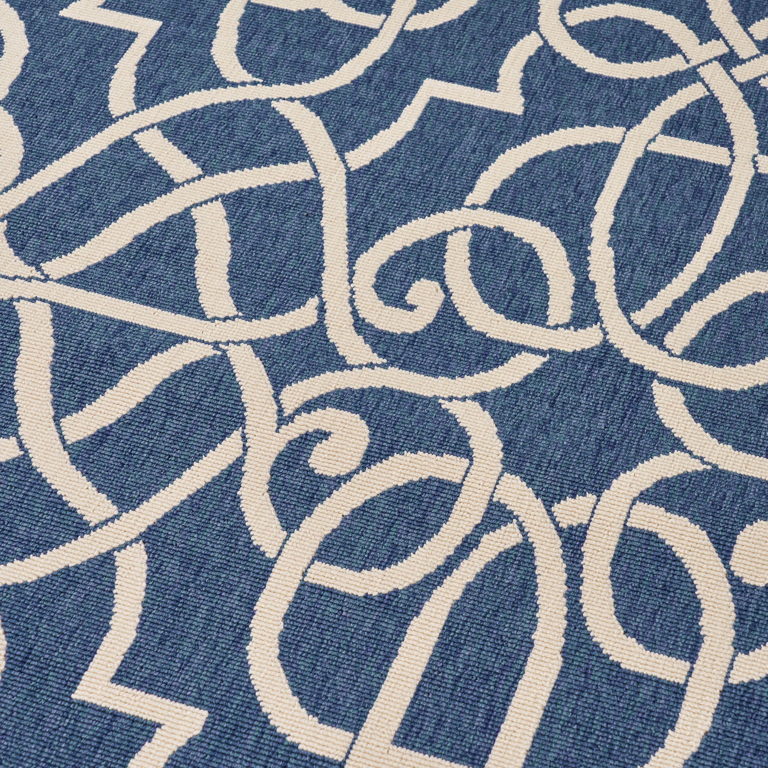 90"x63" Outdoor Rug with Rectangular Shape and Trellis Design