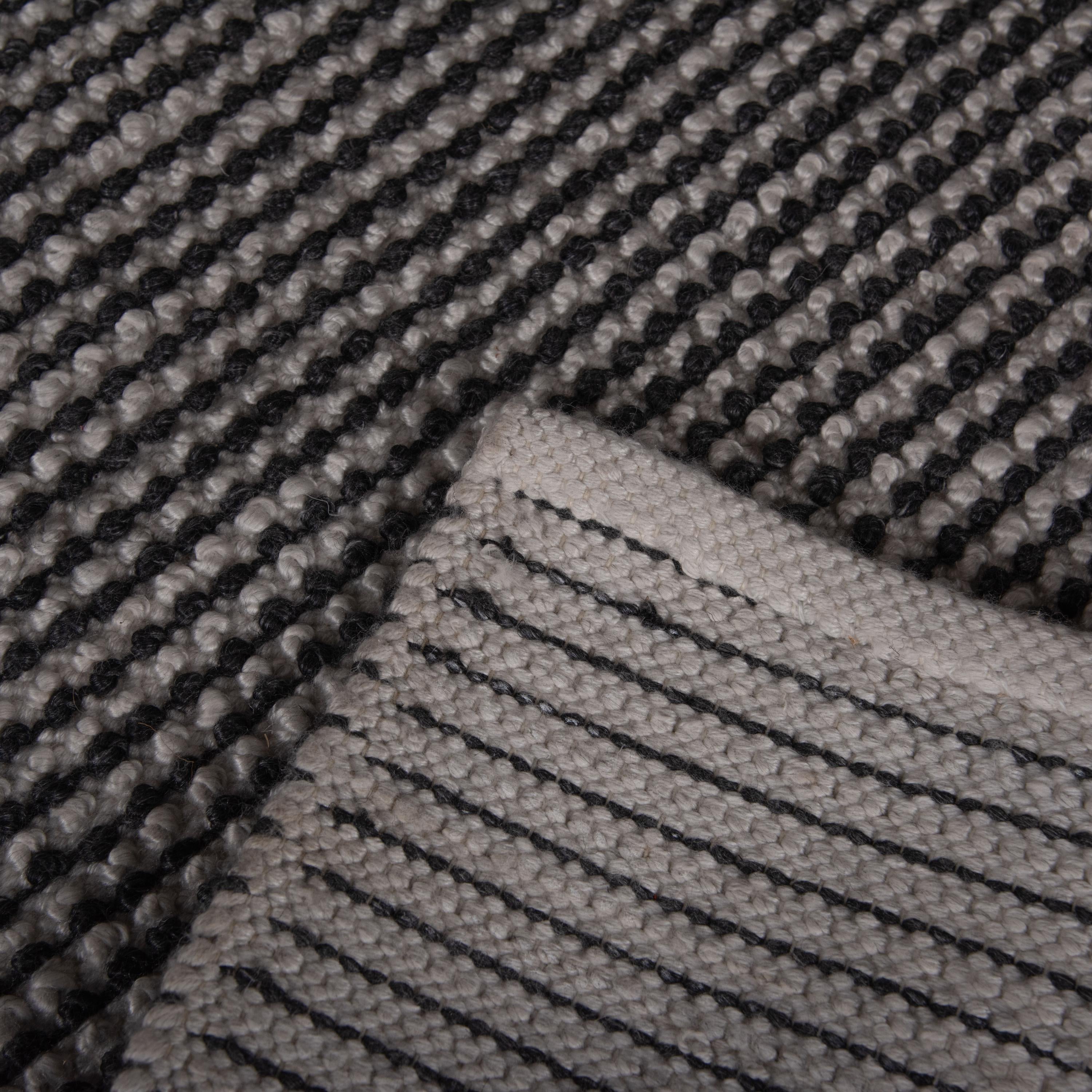 Dusk Hand-Woven Solid Indoor/Outdoor Area Rug