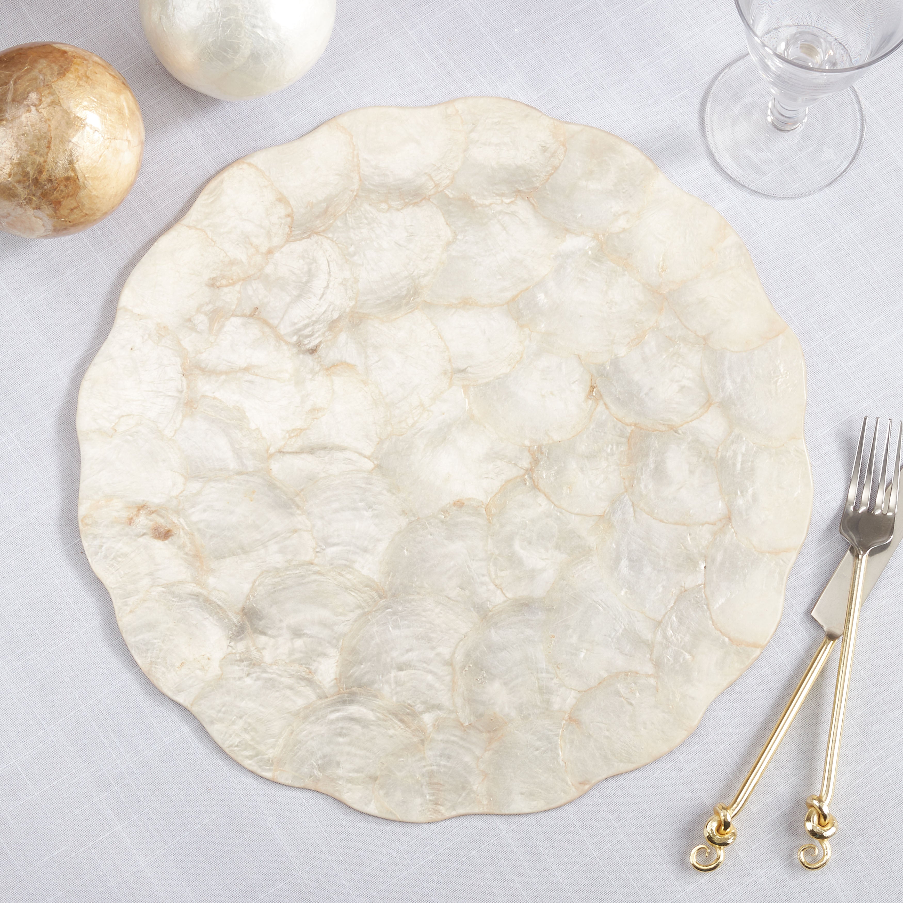 Scalloped Capiz Placemat, Set of 4