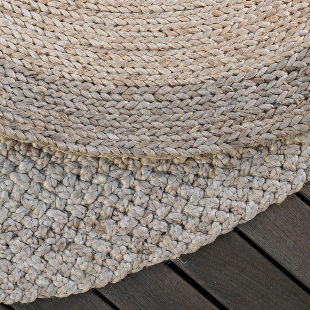 Handcrafted Round Braided Jute Rug in Natural, 5 ft