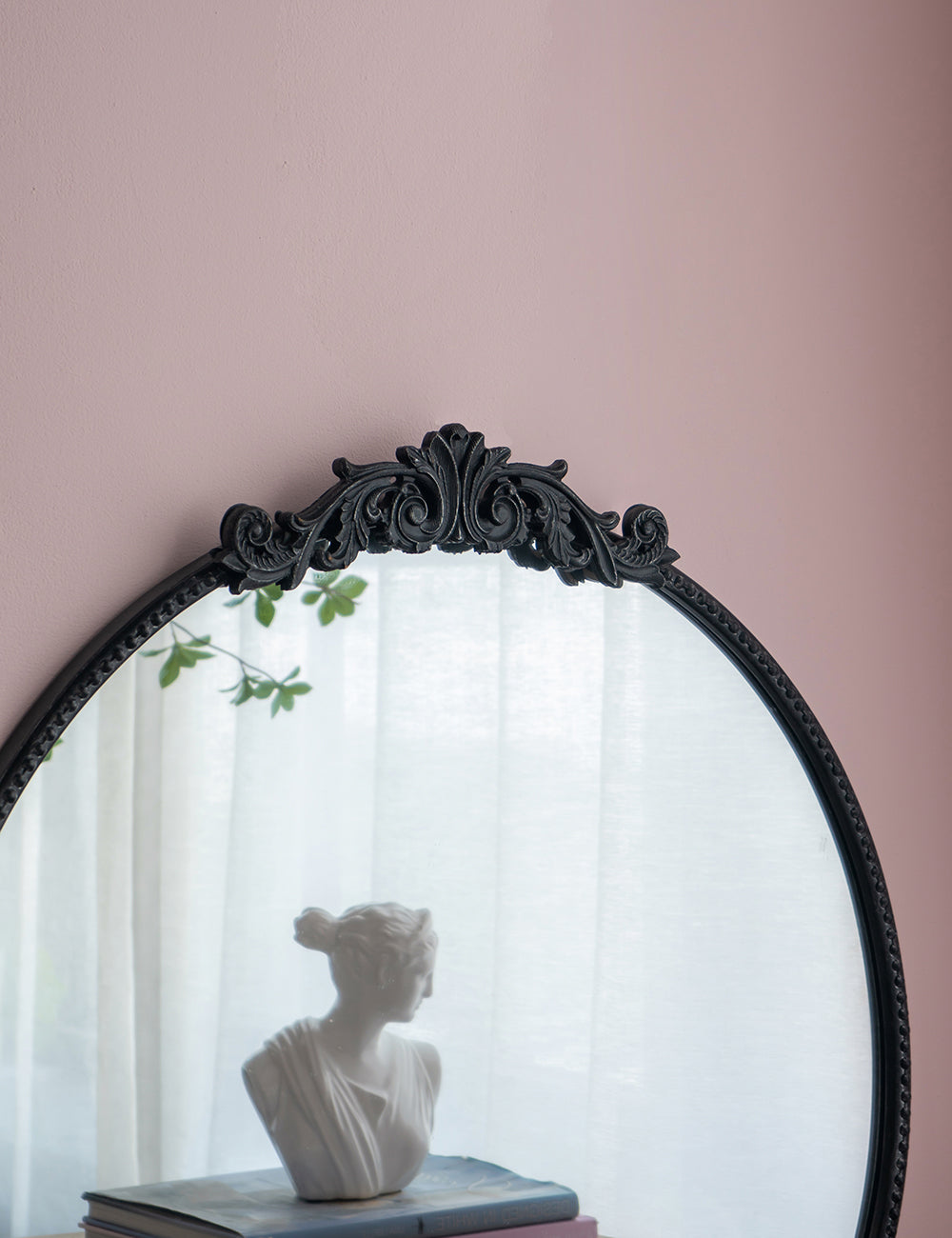 Wall Mirror with Round Shape and Baroque-Inspired Frame