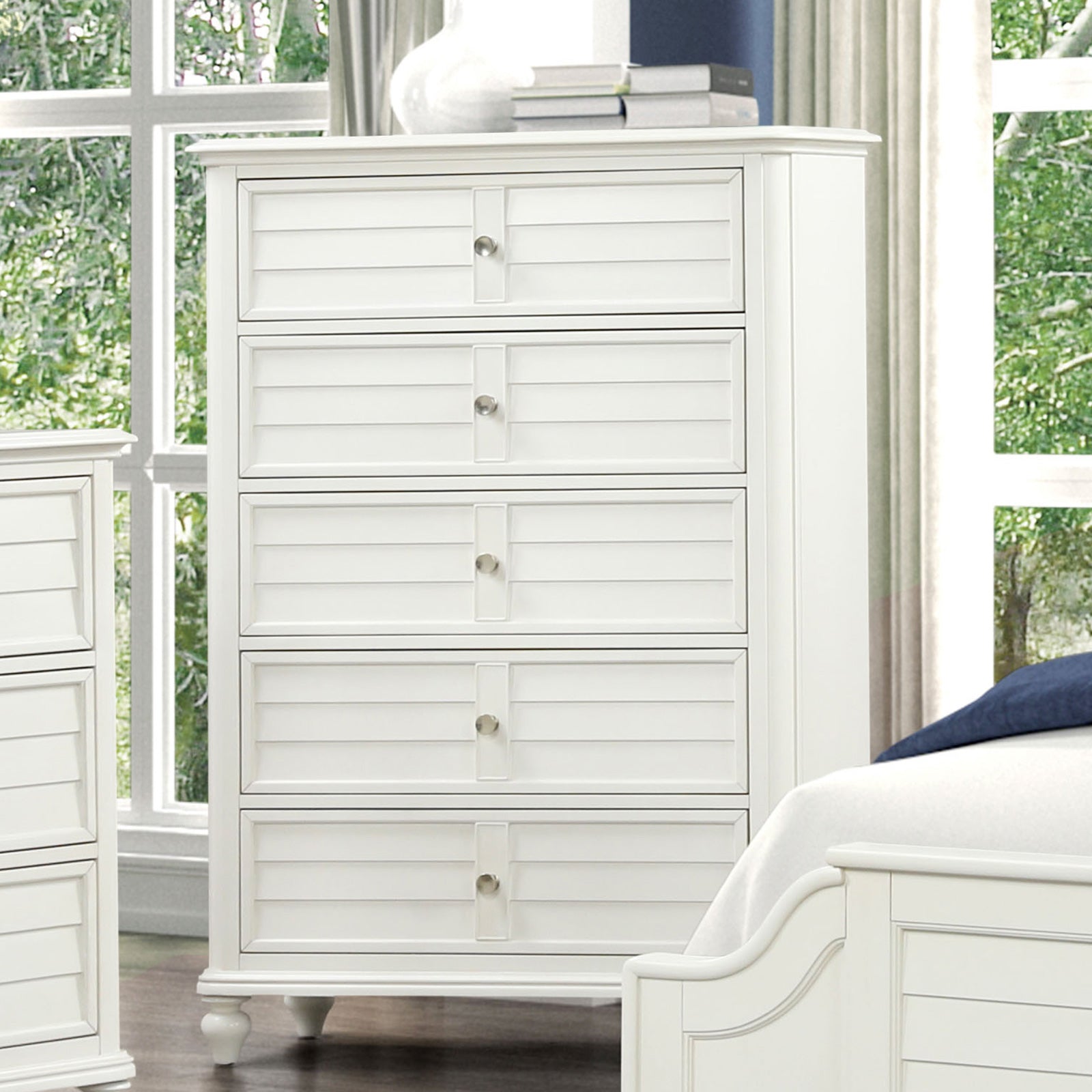 Coastal Traditional Antique White Chest of Drawers