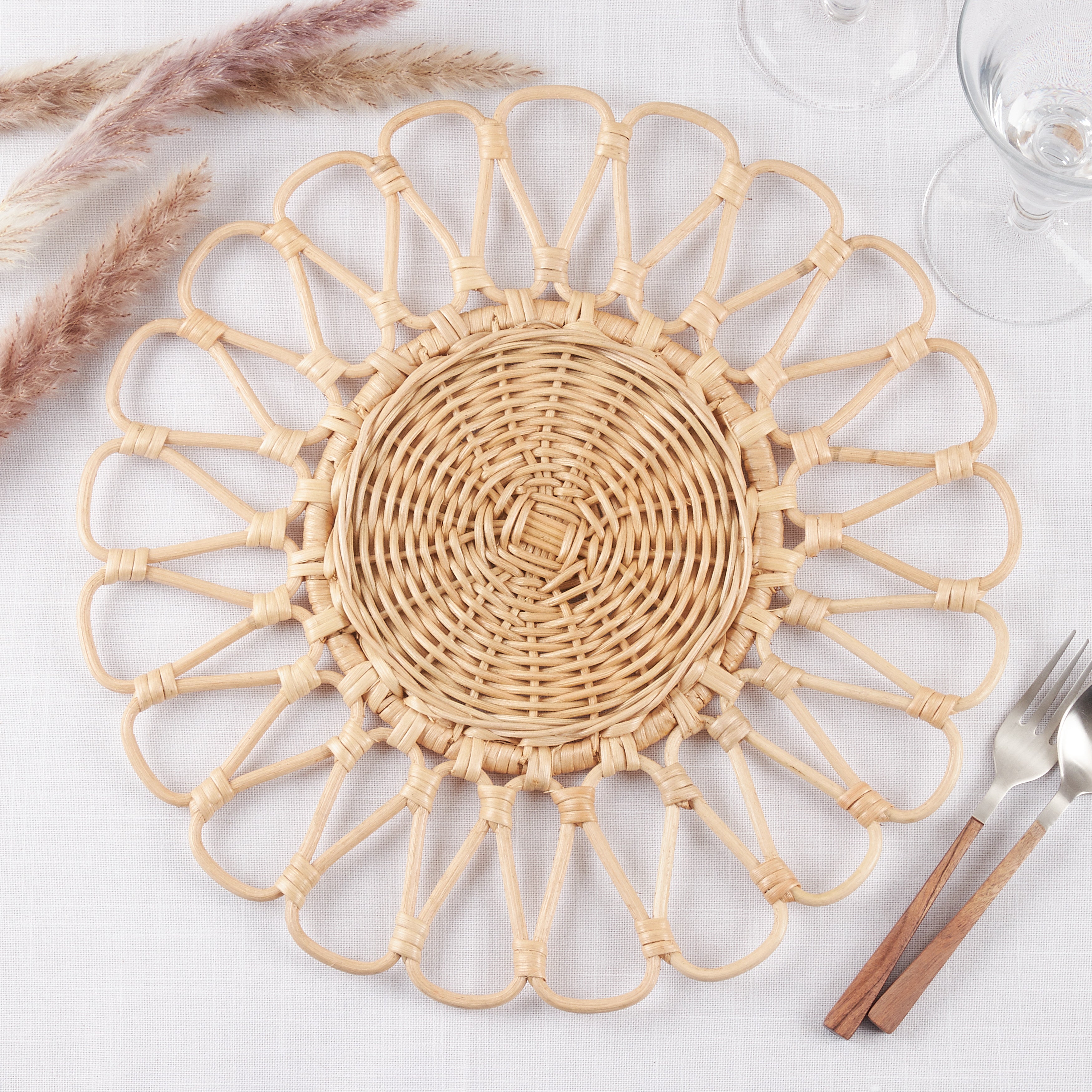 Cutwork Design Rattan Placemat, Set of 4
