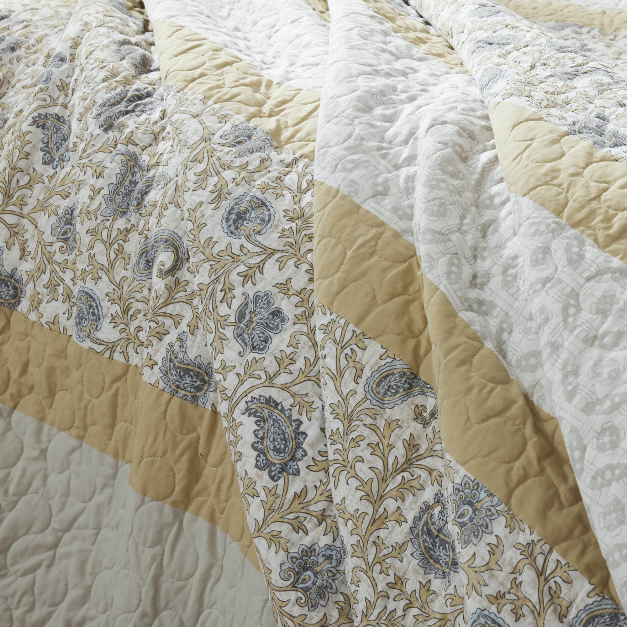 6 Piece Cotton Percale Quilt Set with Throw Pillows