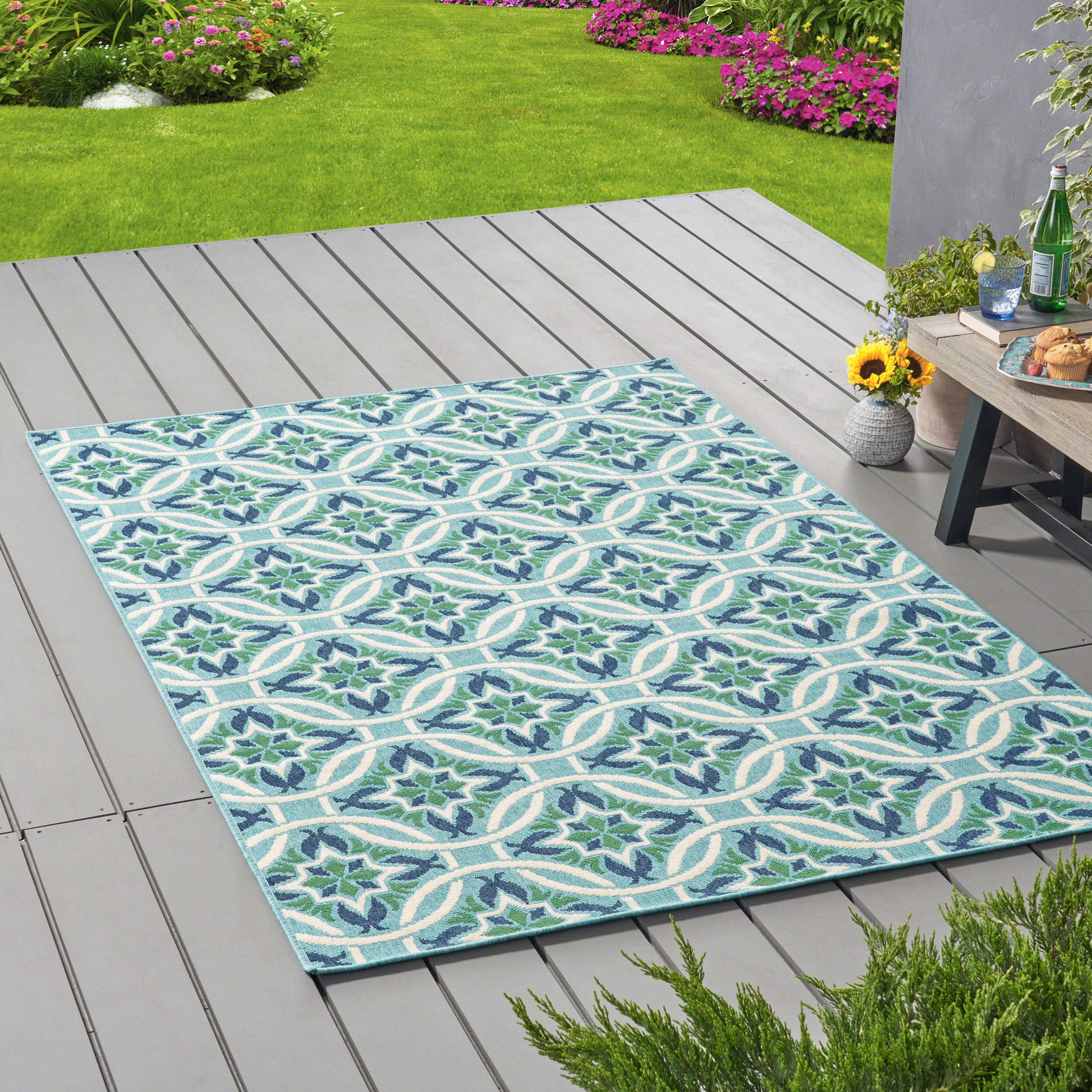 90"x63" Outdoor Rug with Rectangular Shape and Machine-Woven Design