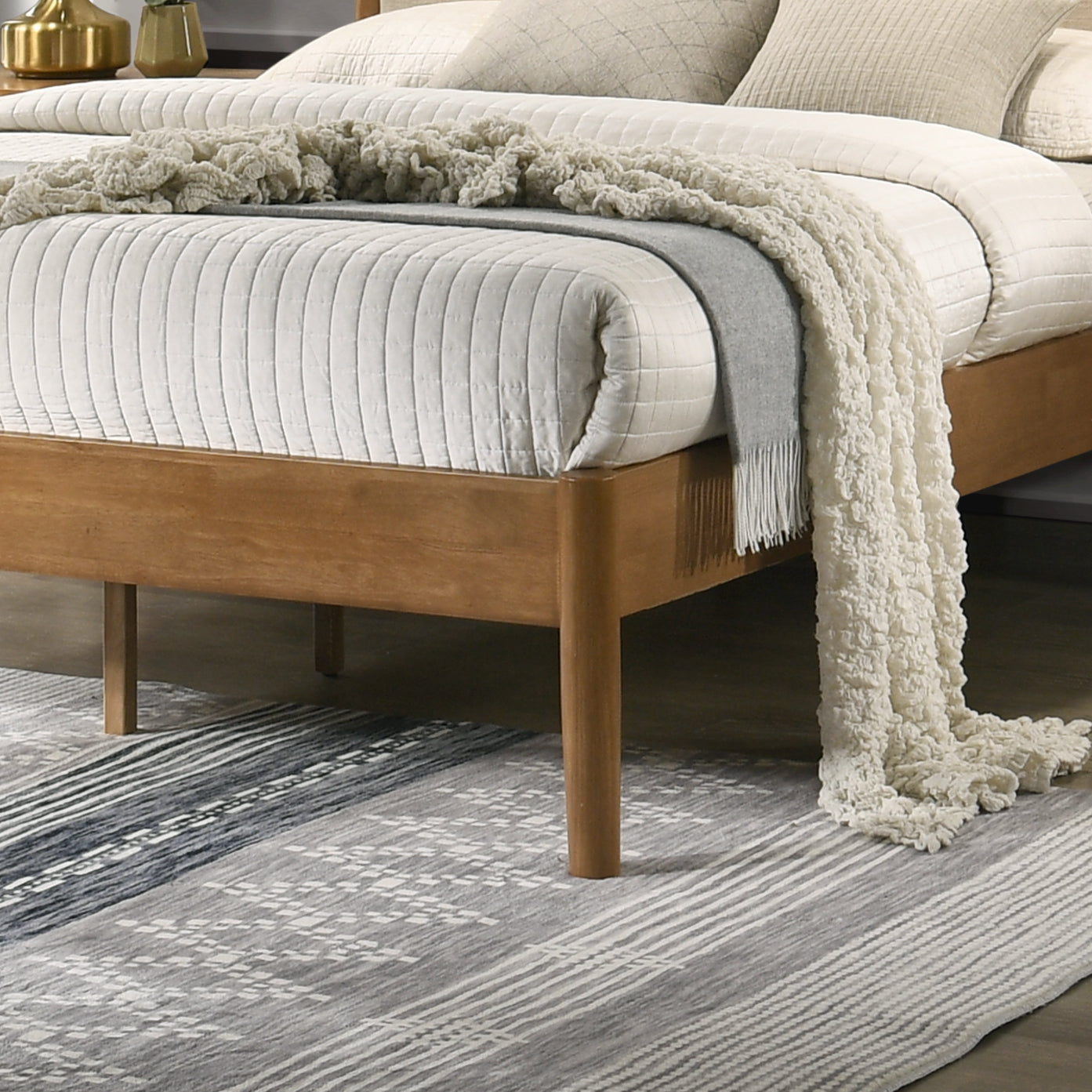 Vichy 5-Piece Rubberwood Queen Bedroom Set