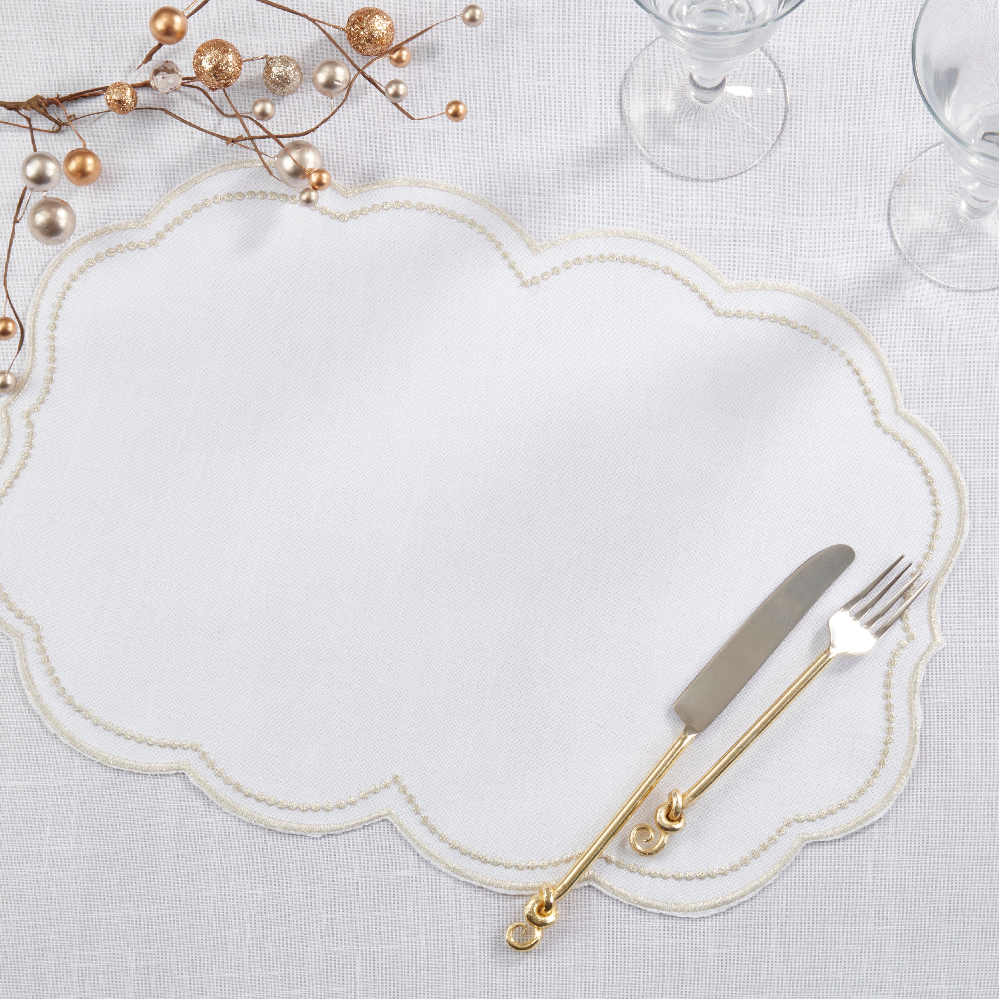 Embroidered Polka Dot Placemat w/ Scallop Edge, Set of 4