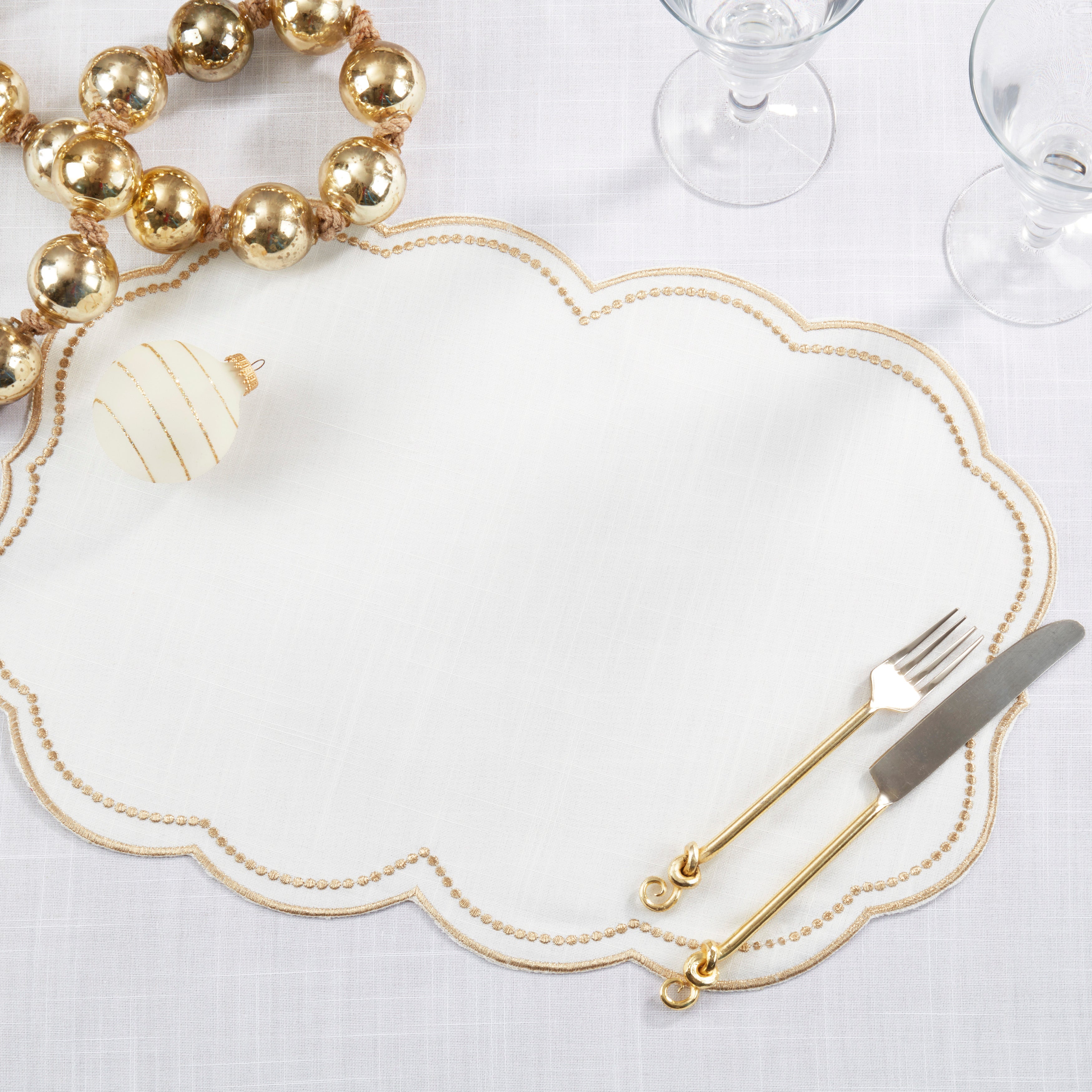 Embroidered Polka Dot Placemat w/ Scallop Edge, Set of 4