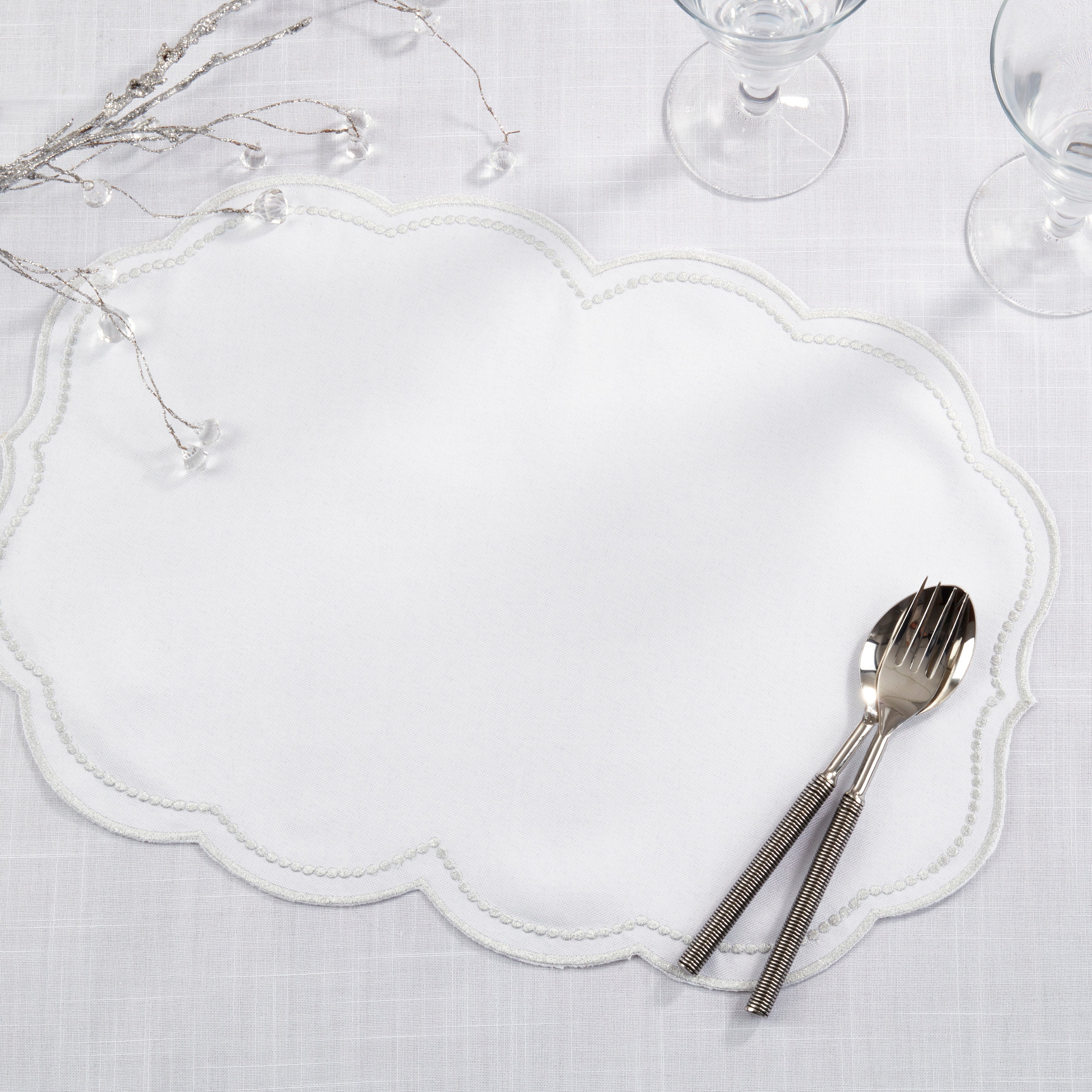 Embroidered Polka Dot Placemat w/ Scallop Edge, Set of 4