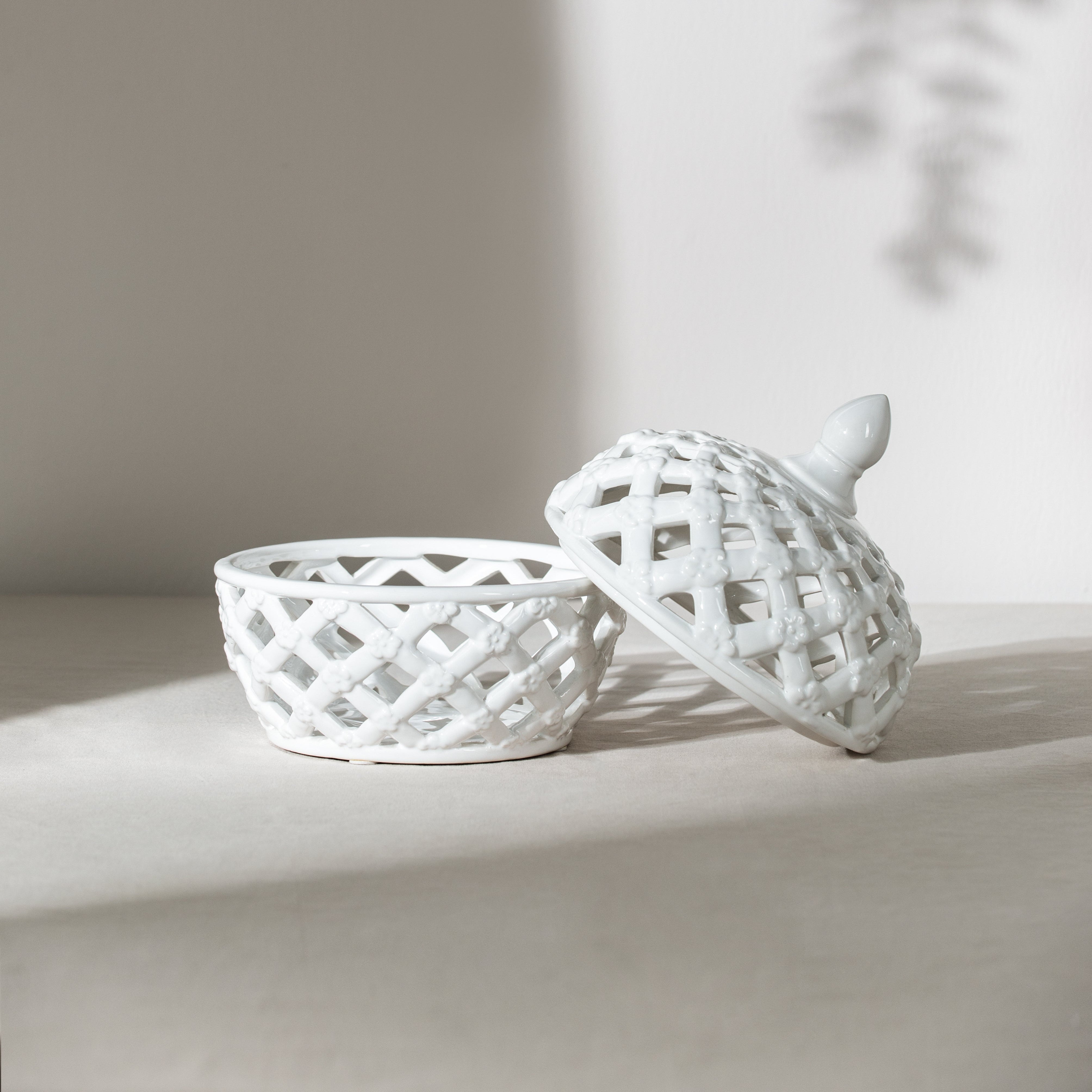 Brackets Ceramic Lidded Jar with Lattice Design and Tiny Flower Pattern