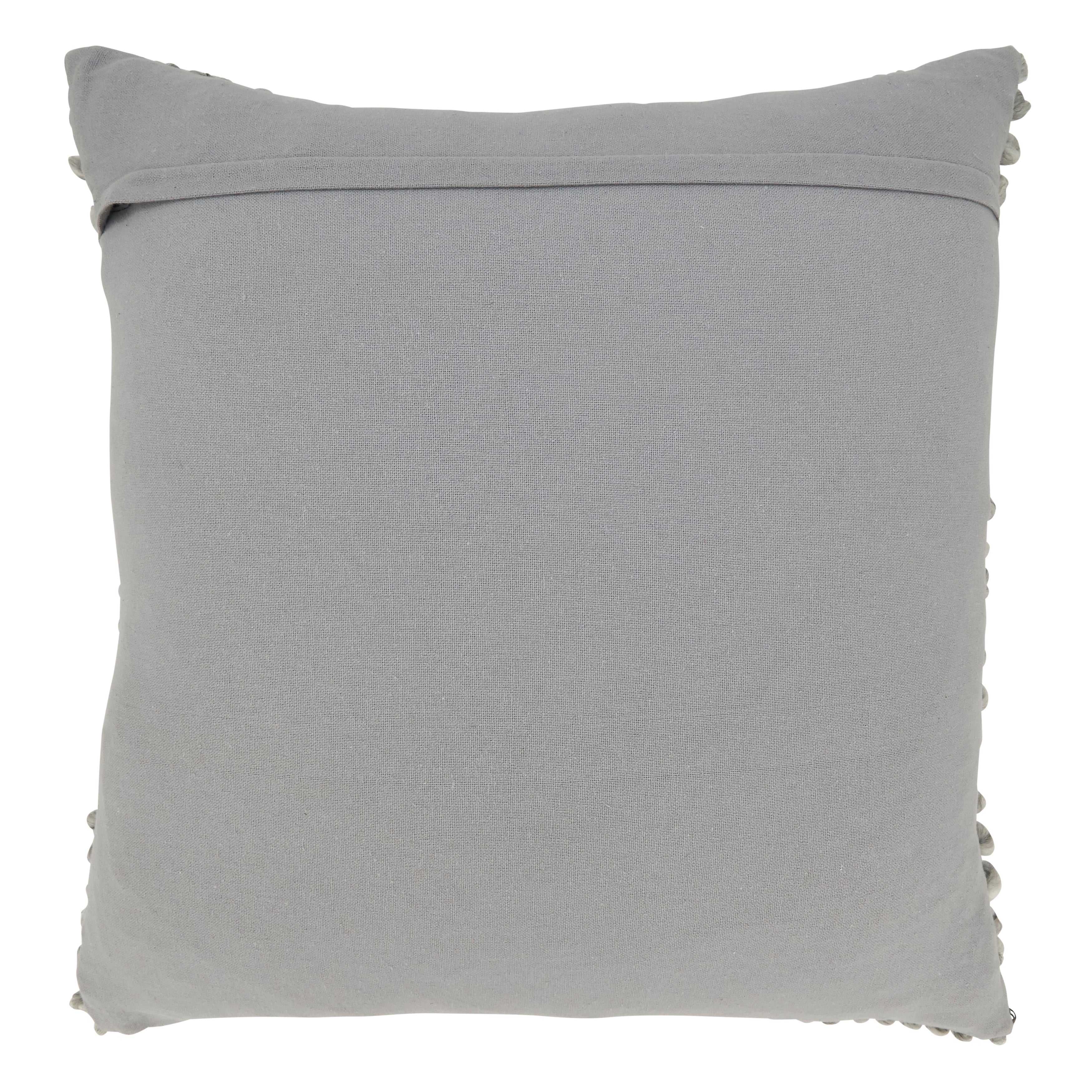 Outdoor Oasis Tufted Polyester Filled Throw Pillow