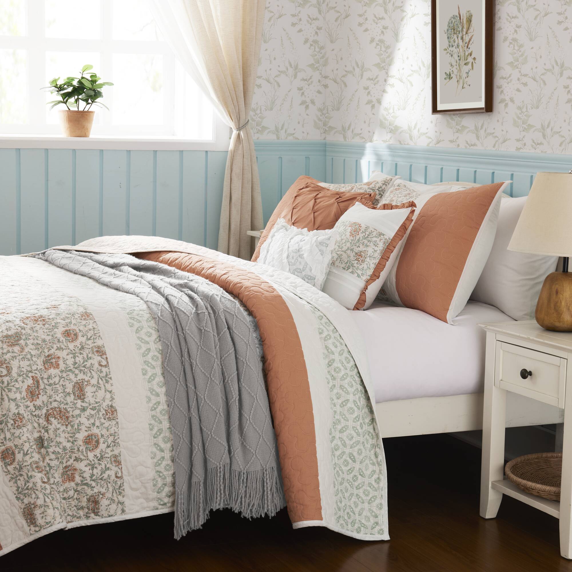 Dawn 6-Piece Cotton Percale Quilt Set with Throw Pillows
