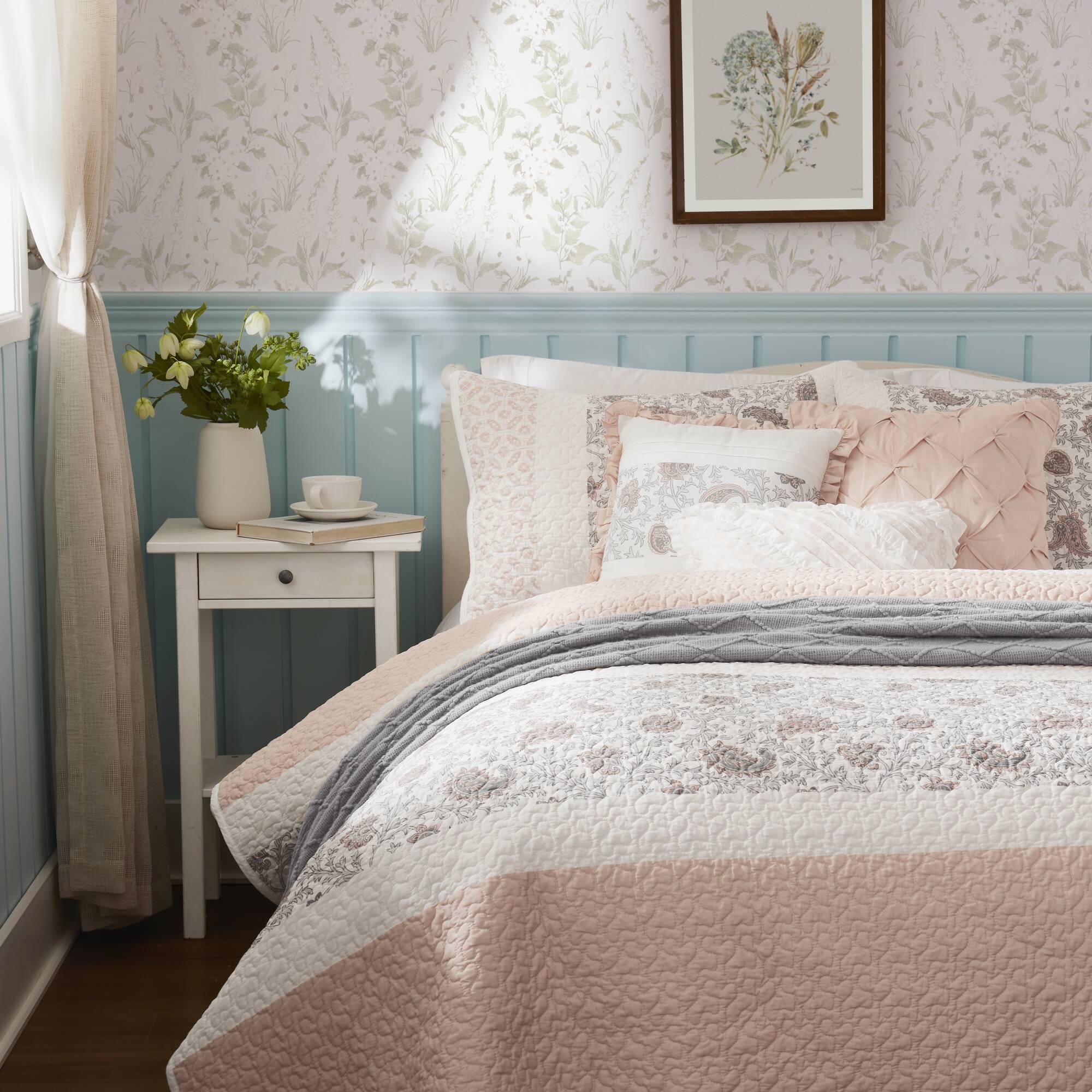 Dawn 6-Piece Cotton Percale Quilt Set with Throw Pillows