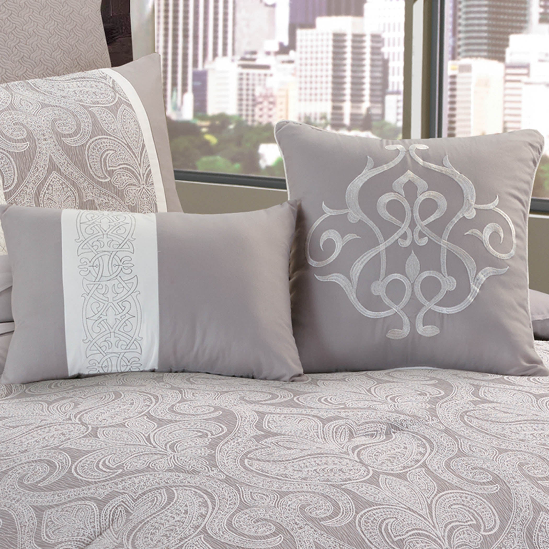 Winthrop Comforter Set