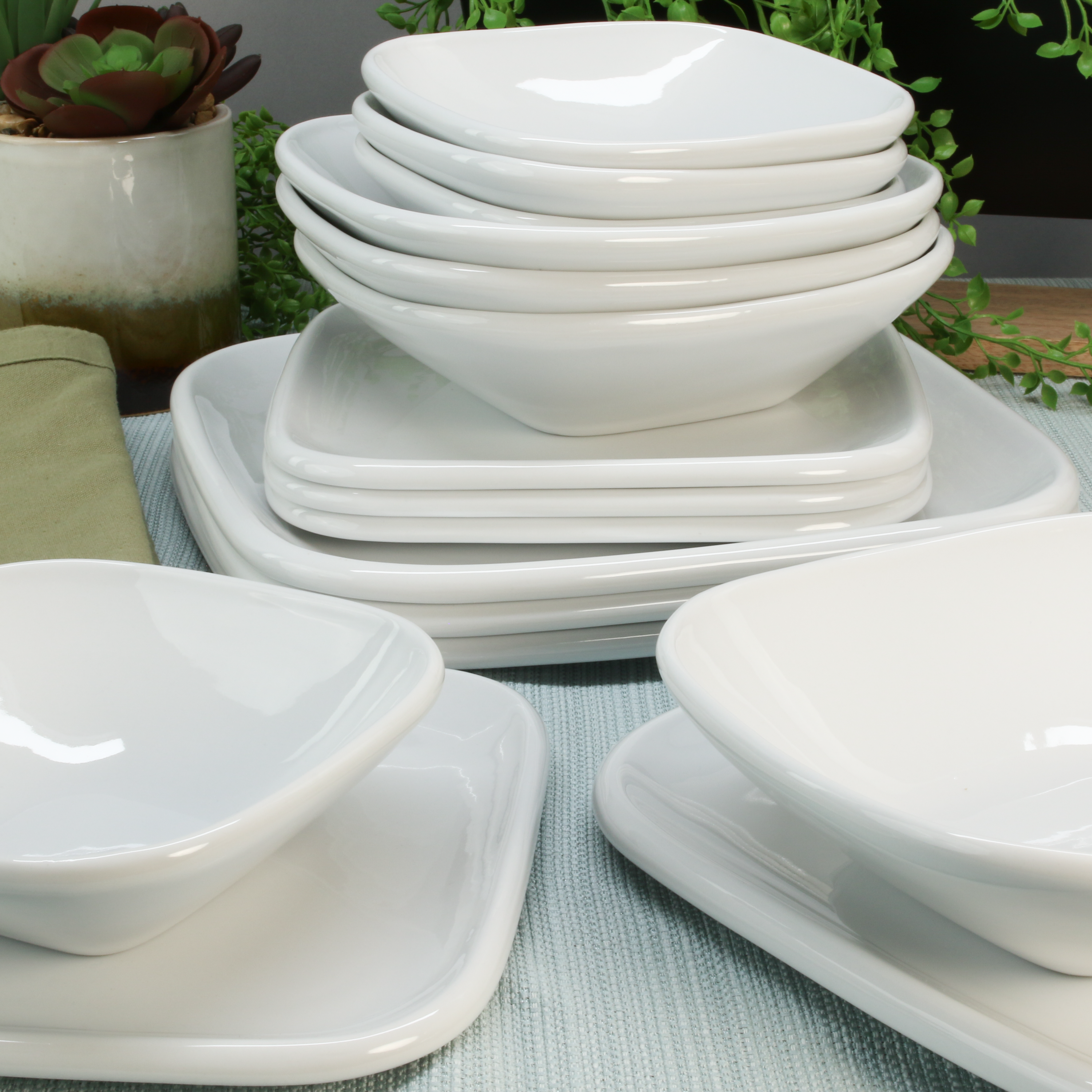 Impulse Square 16-Piece Dinnerware Set