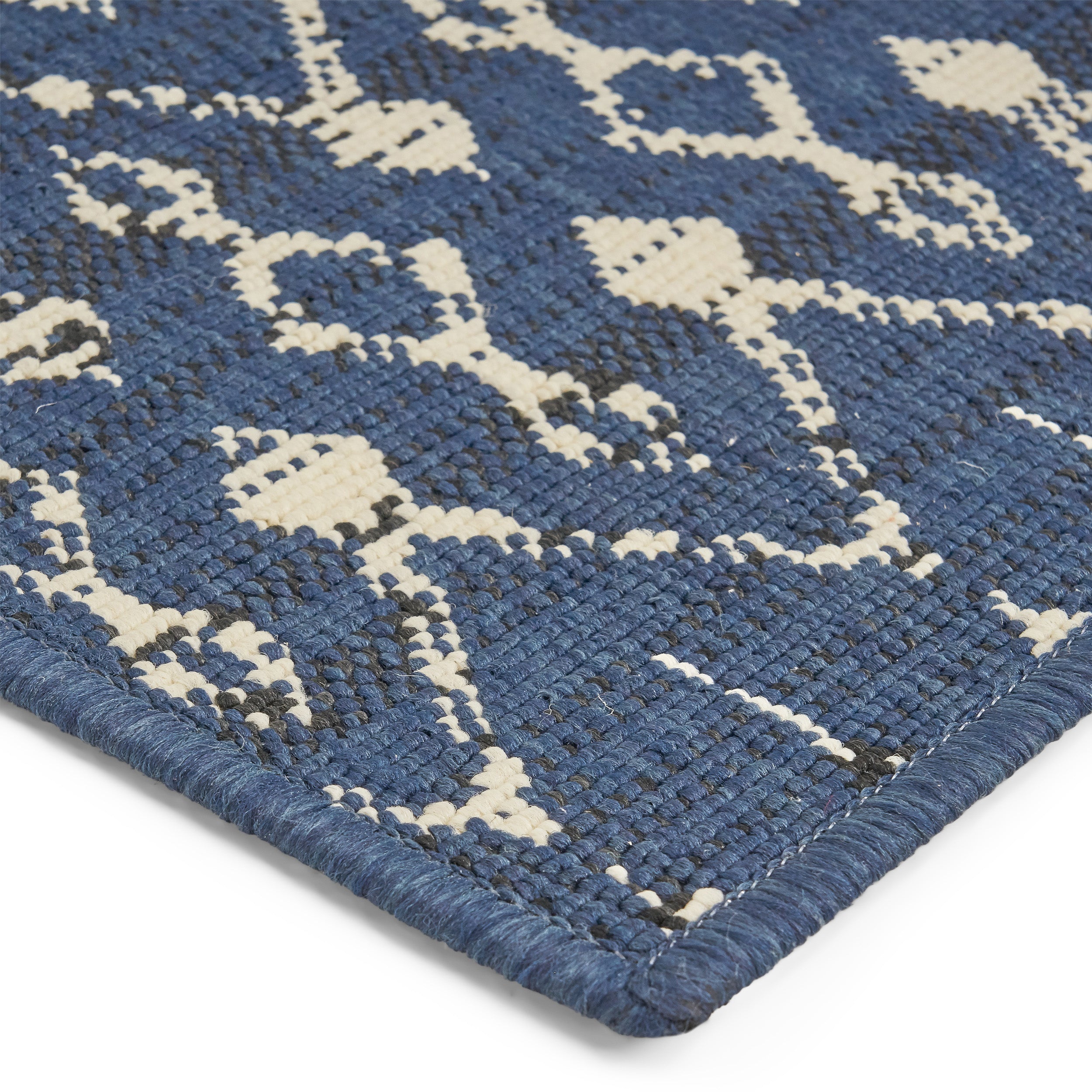 94" Outdoor Polypropylene Rug