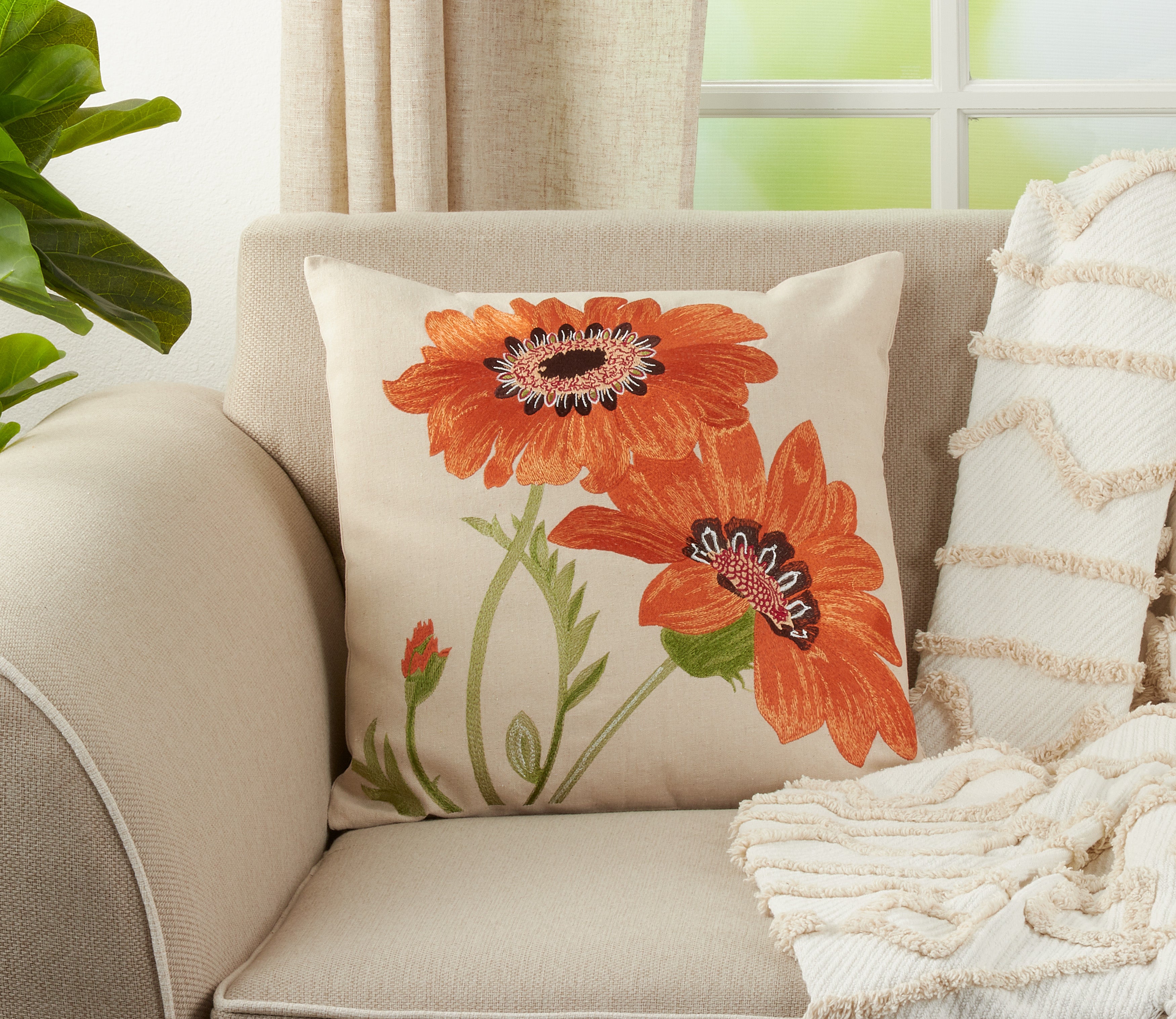 Le Tournesol Throw Pillow