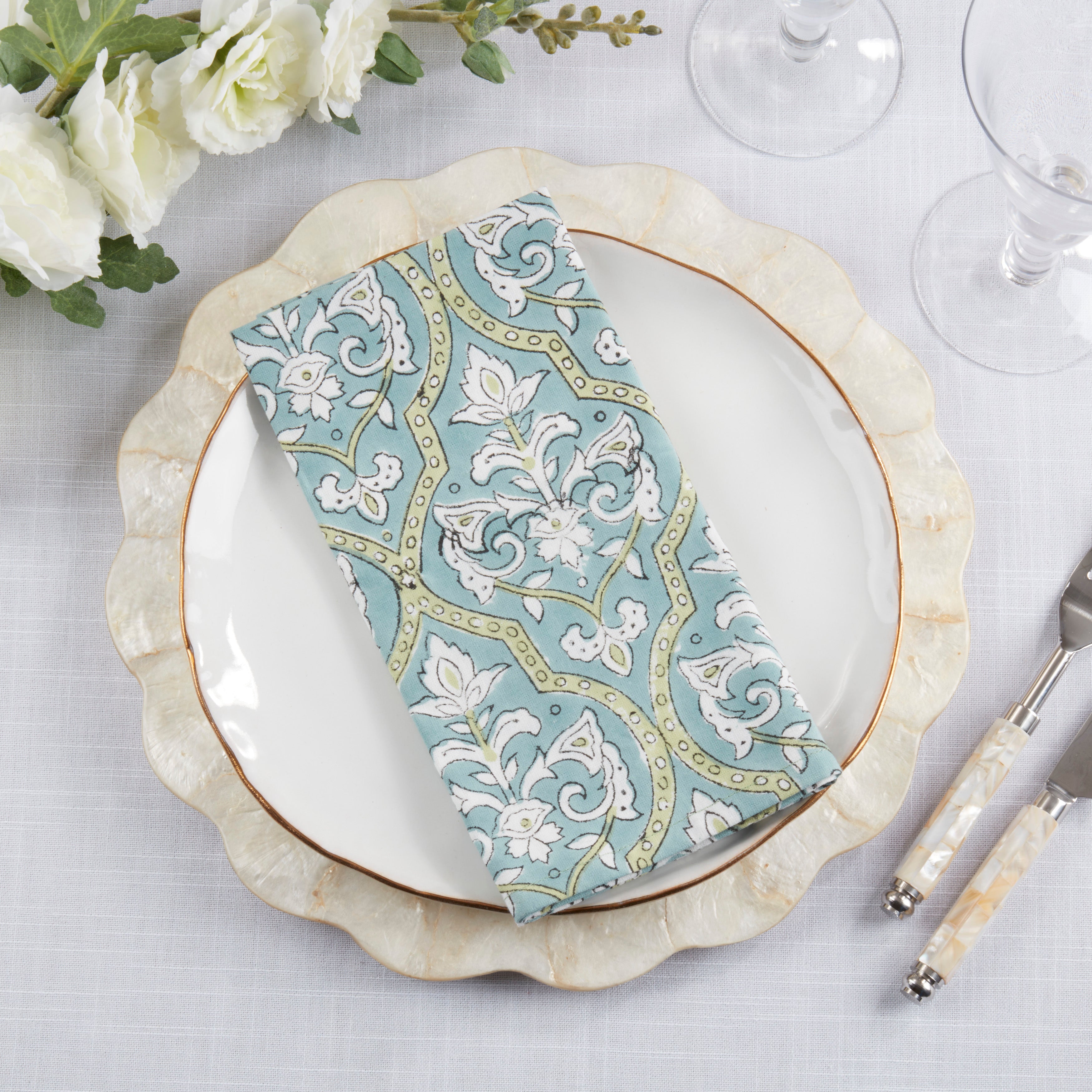 Ornamental Pattern Cotton Decorative Napkins with Illustrated Motif Design, Set of 4
