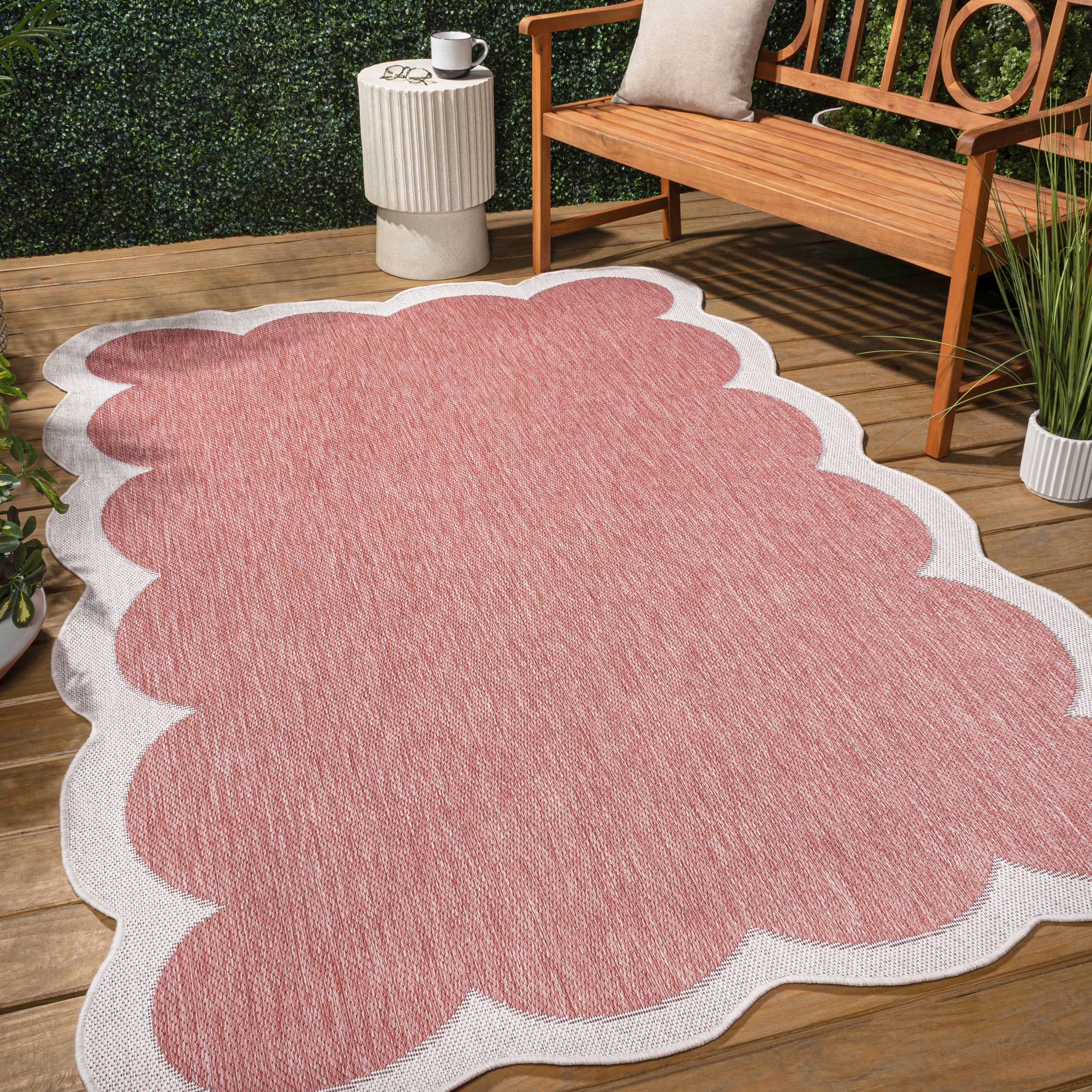Alice Classic Cottage Two-Tone Scalloped Indoor/Outdoor Shaped Area Rug