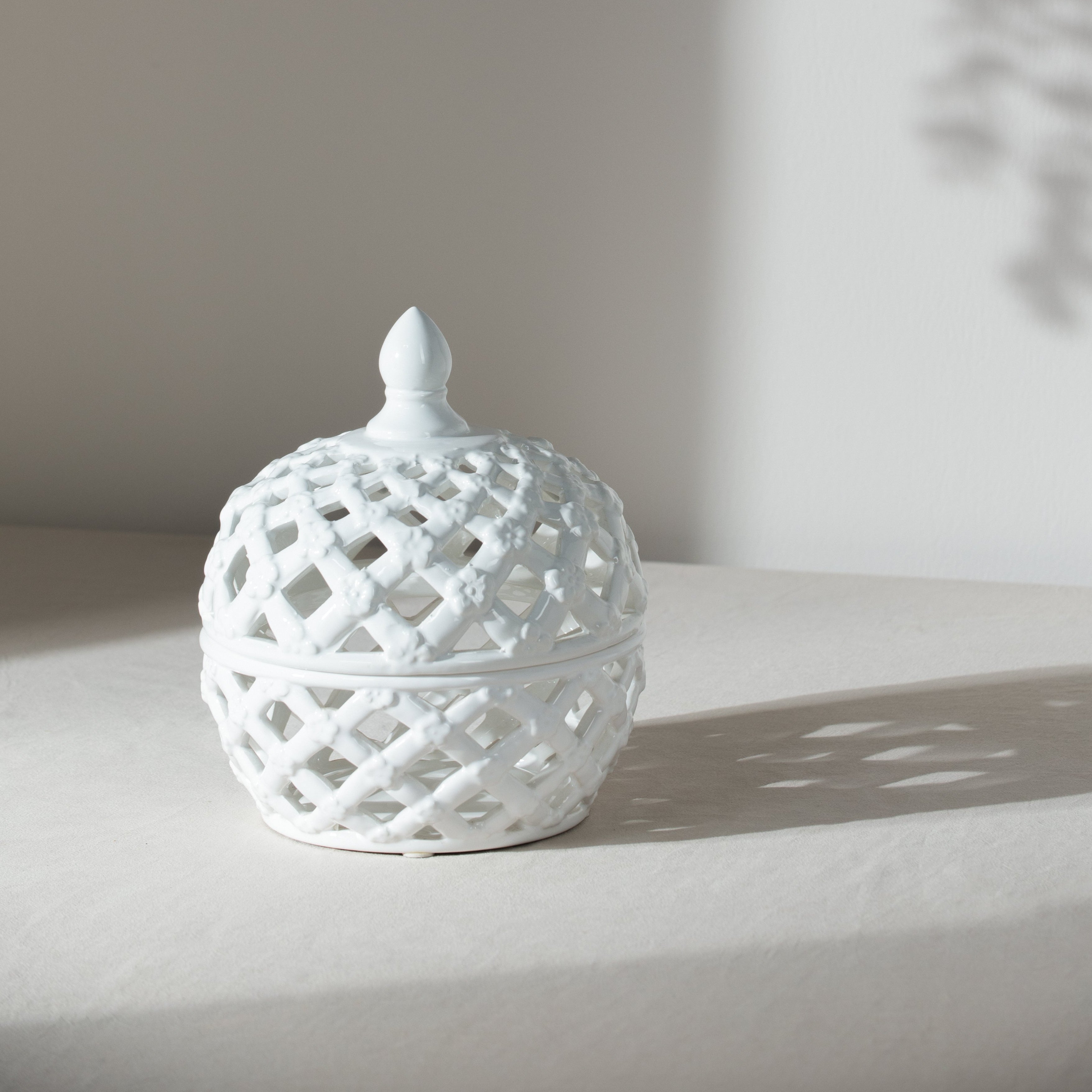 Brackets Ceramic Lidded Jar with Lattice Design and Tiny Flower Pattern