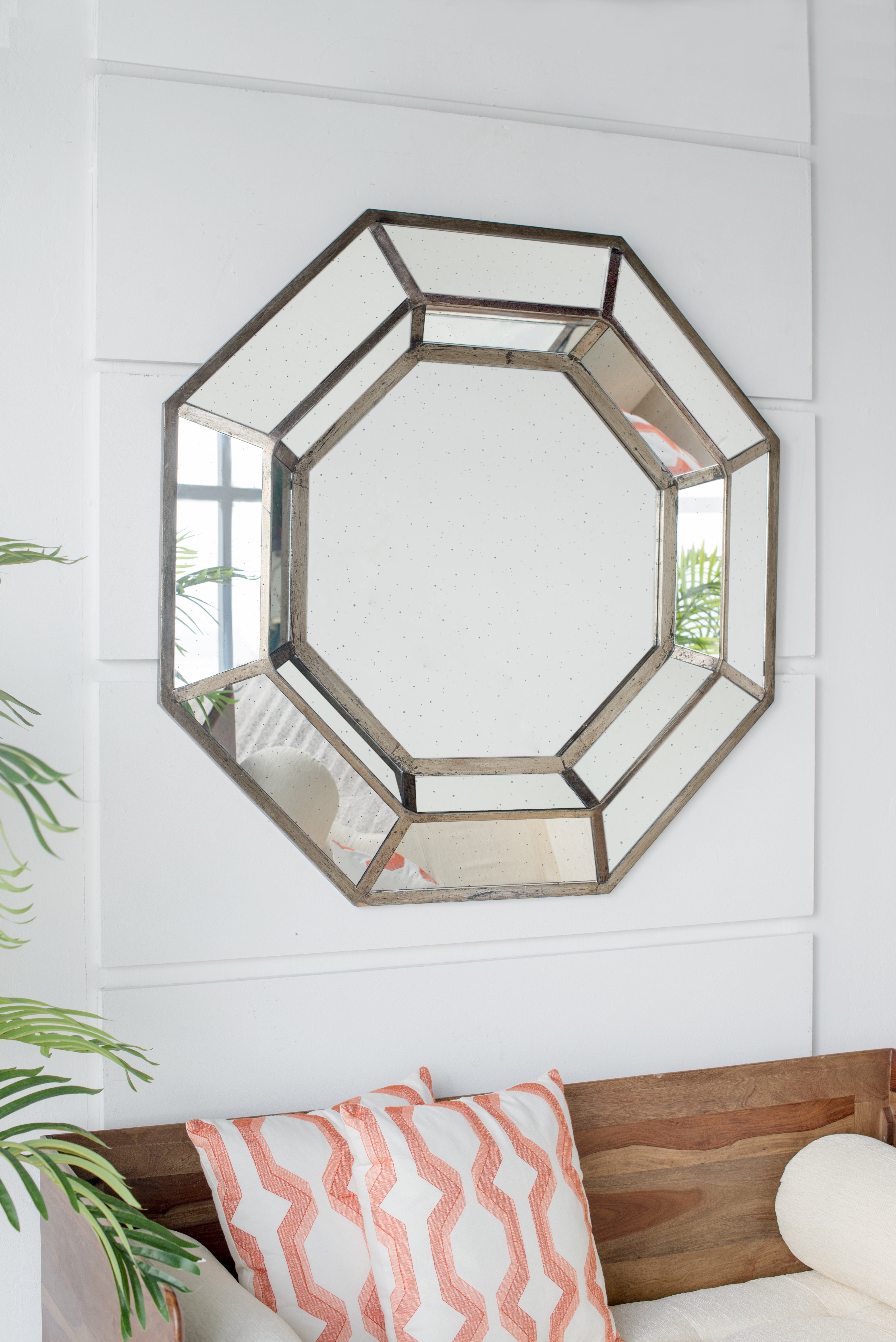 Octagon Accent Mirror with Practical Edge Design