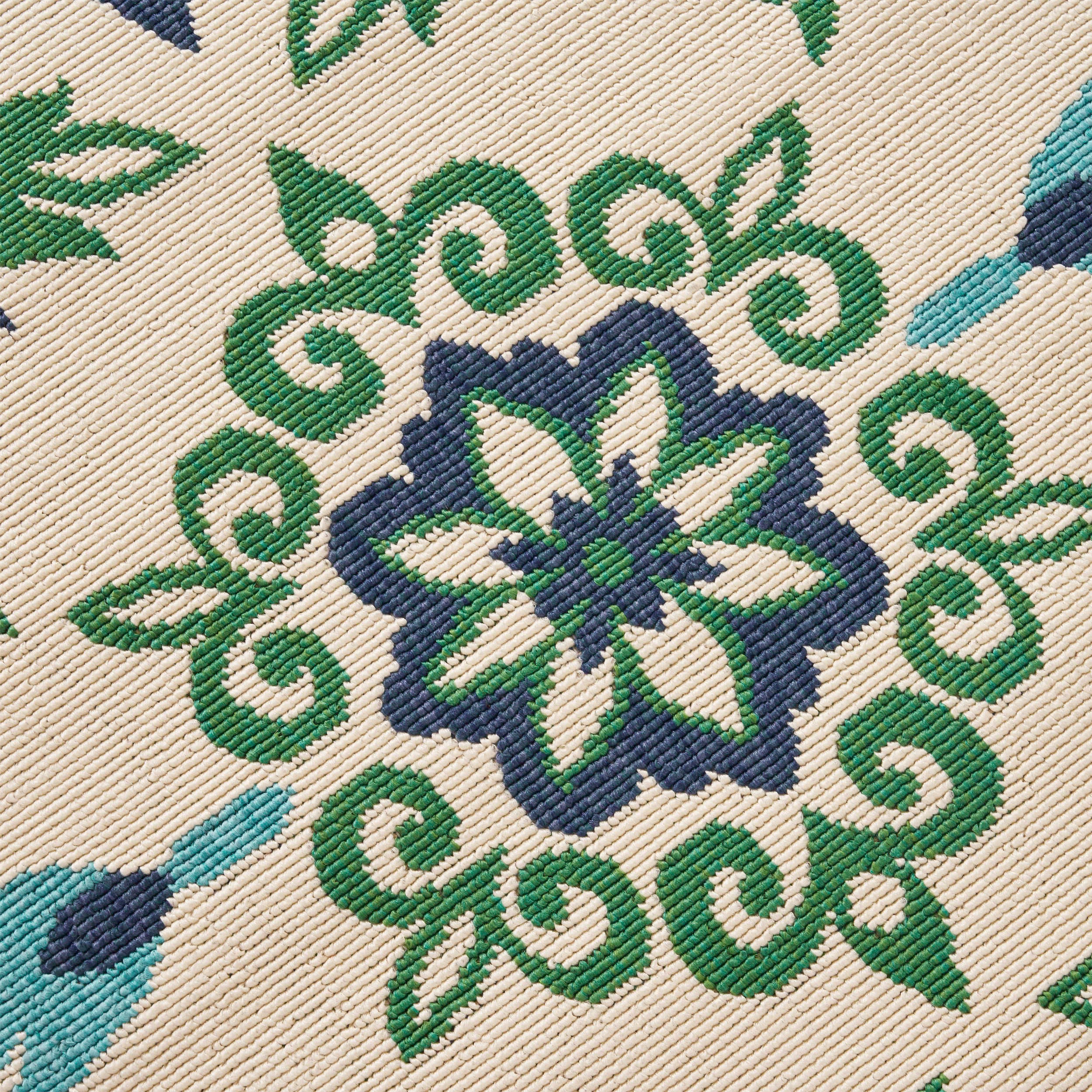 84" x 63" Outdoor Rug with Rectangle Shape
