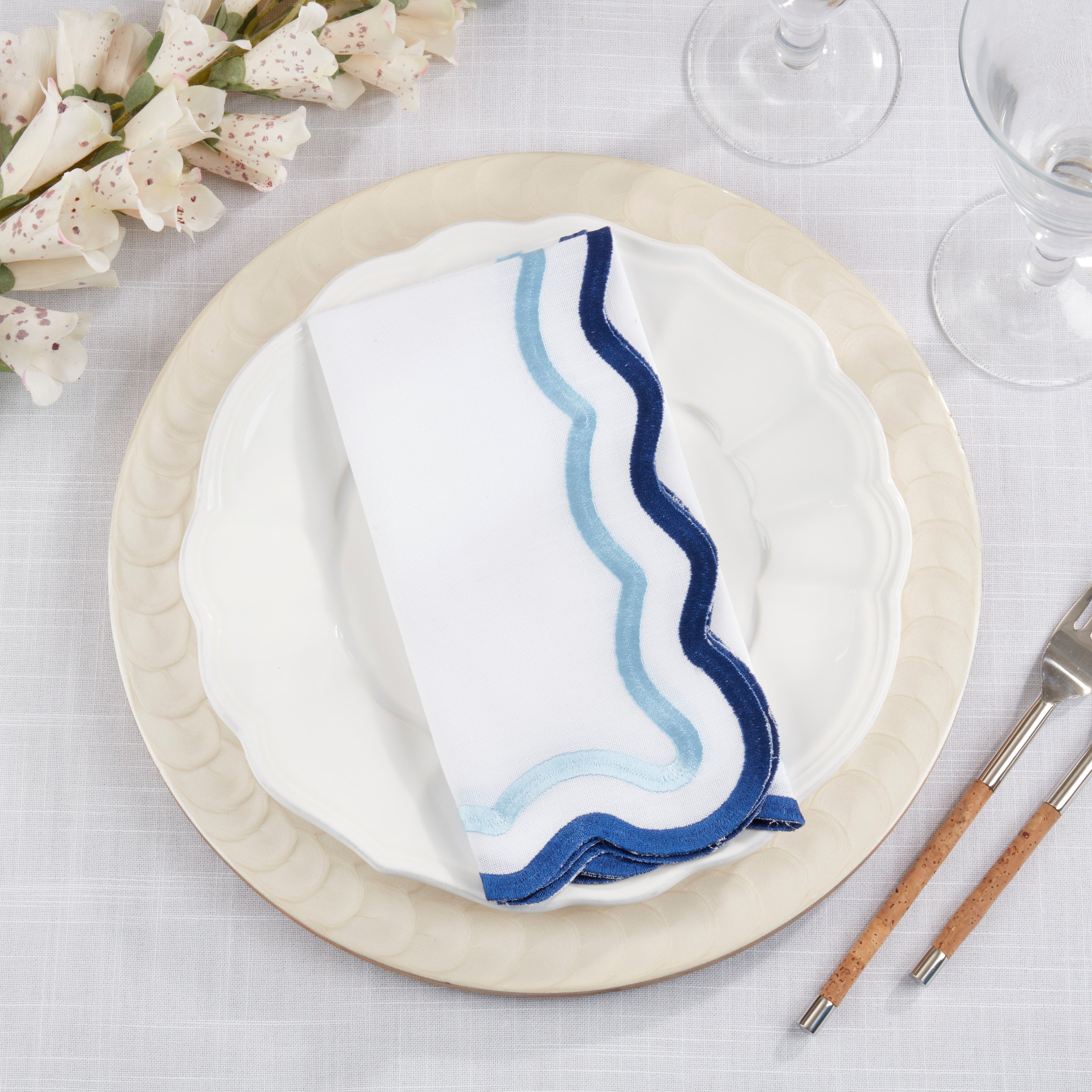 Scalloped Border Napkin, Set of 4