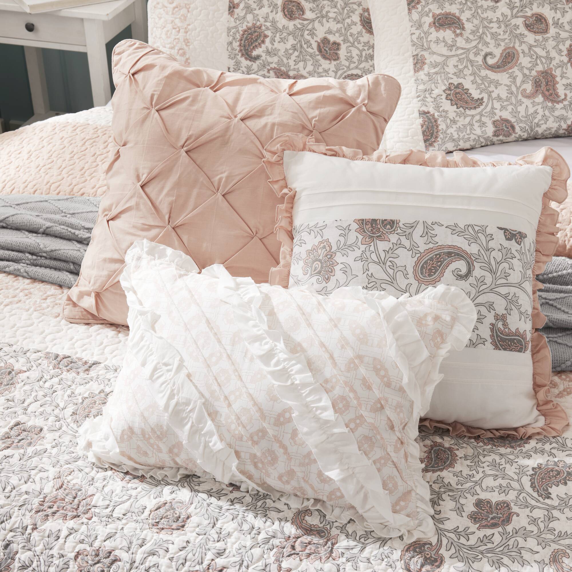 Dawn 6-Piece Cotton Percale Quilt Set with Throw Pillows