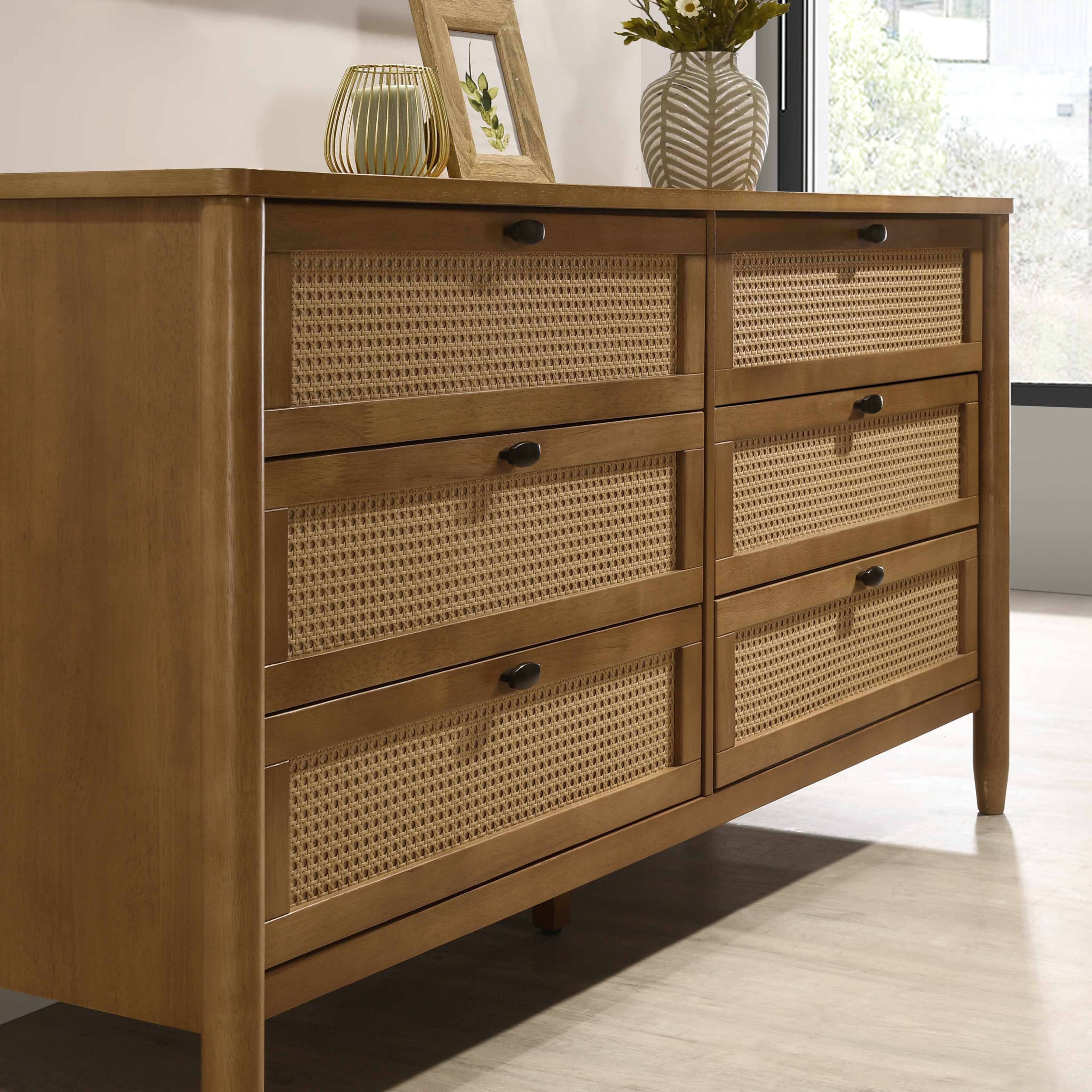 Vichy 4-Piece Rubberwood Queen Bedroom Set