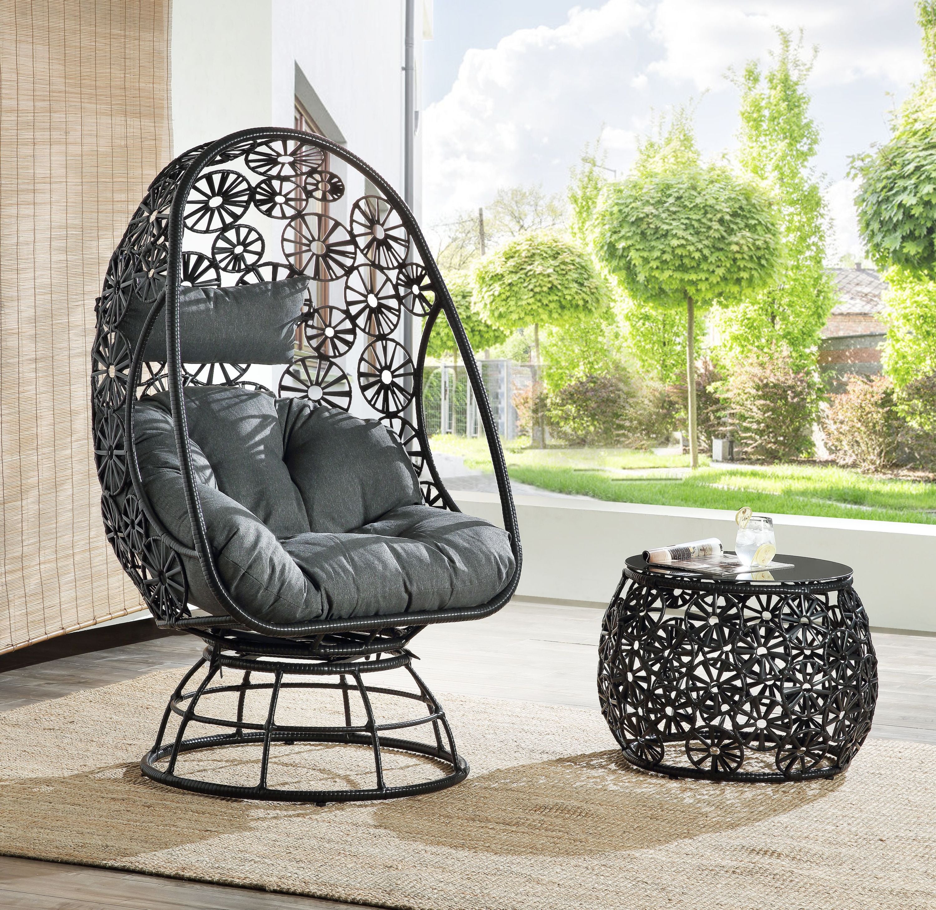 Hikre Wicker Patio Lounge Chair & Side Table