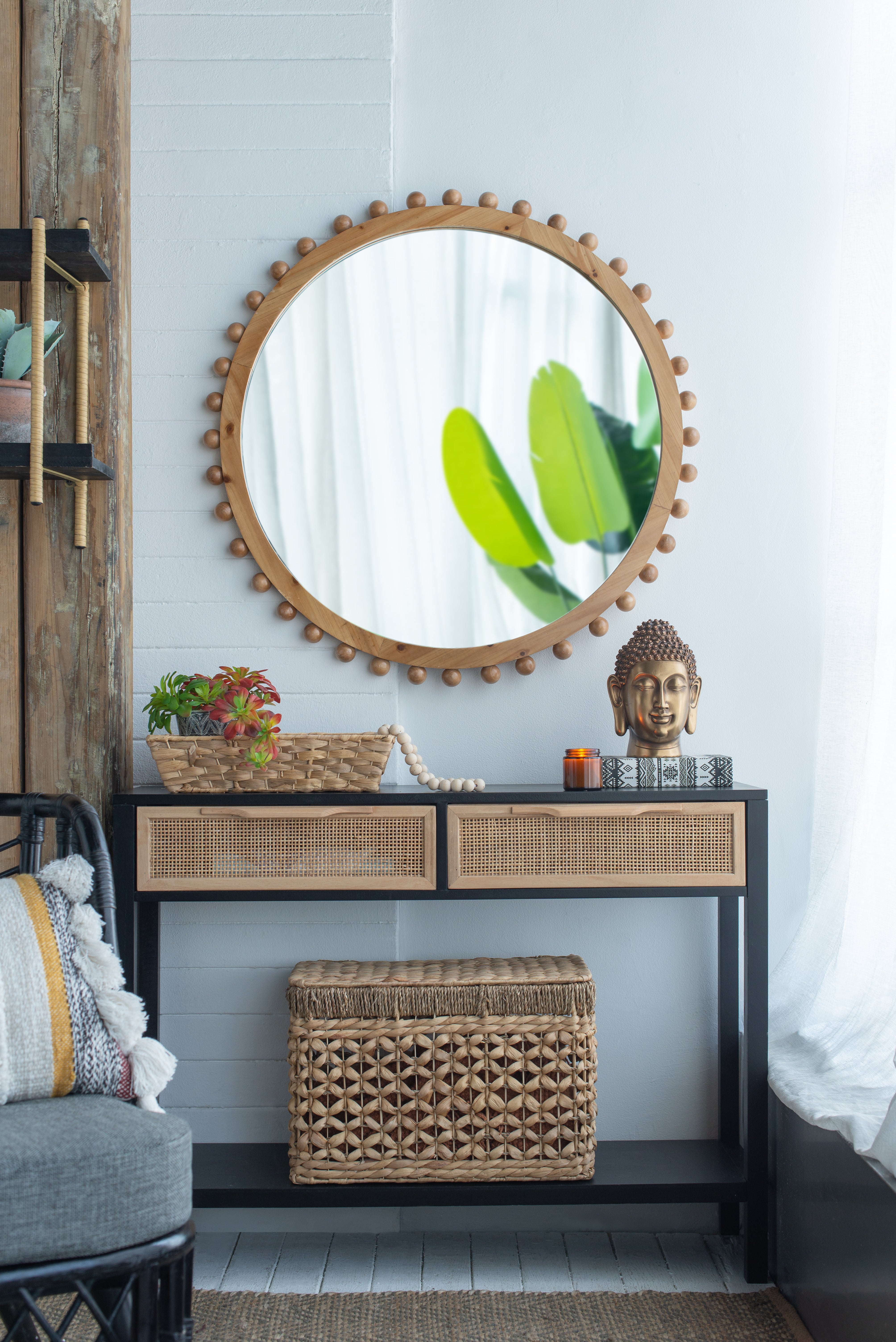 Round Wall Mirror with Beaded Wooden Frame