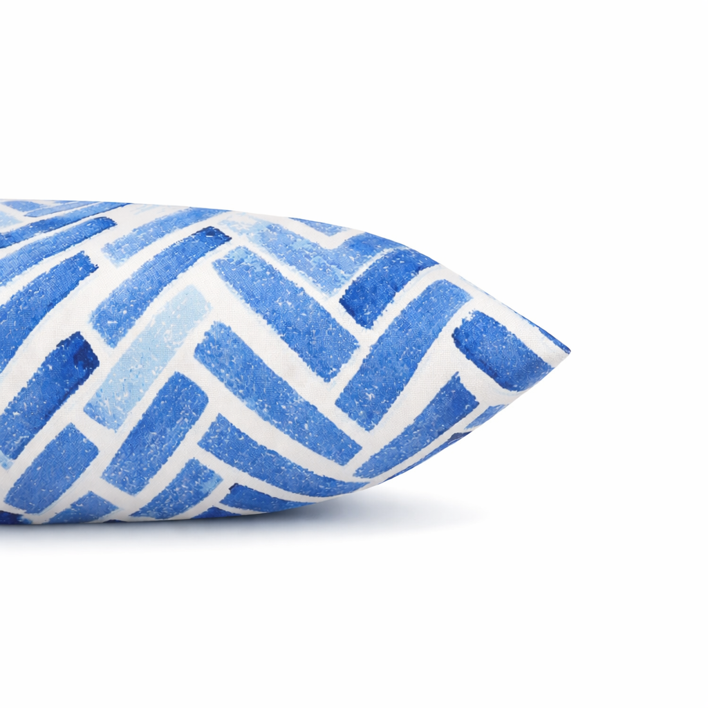 2 Pack Outdoor Throw Pillows, Waterproof & Fade-Resistant Patio Cushions - Soft & Comfortable Decorative Pillow Covers