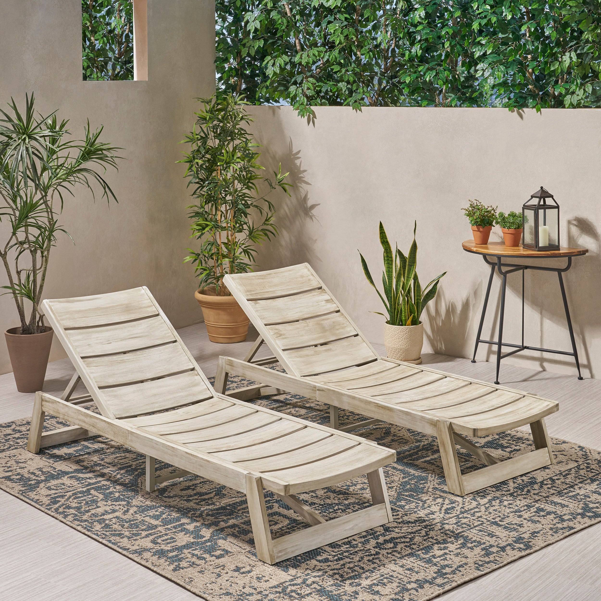 Maki Chaise Lounge