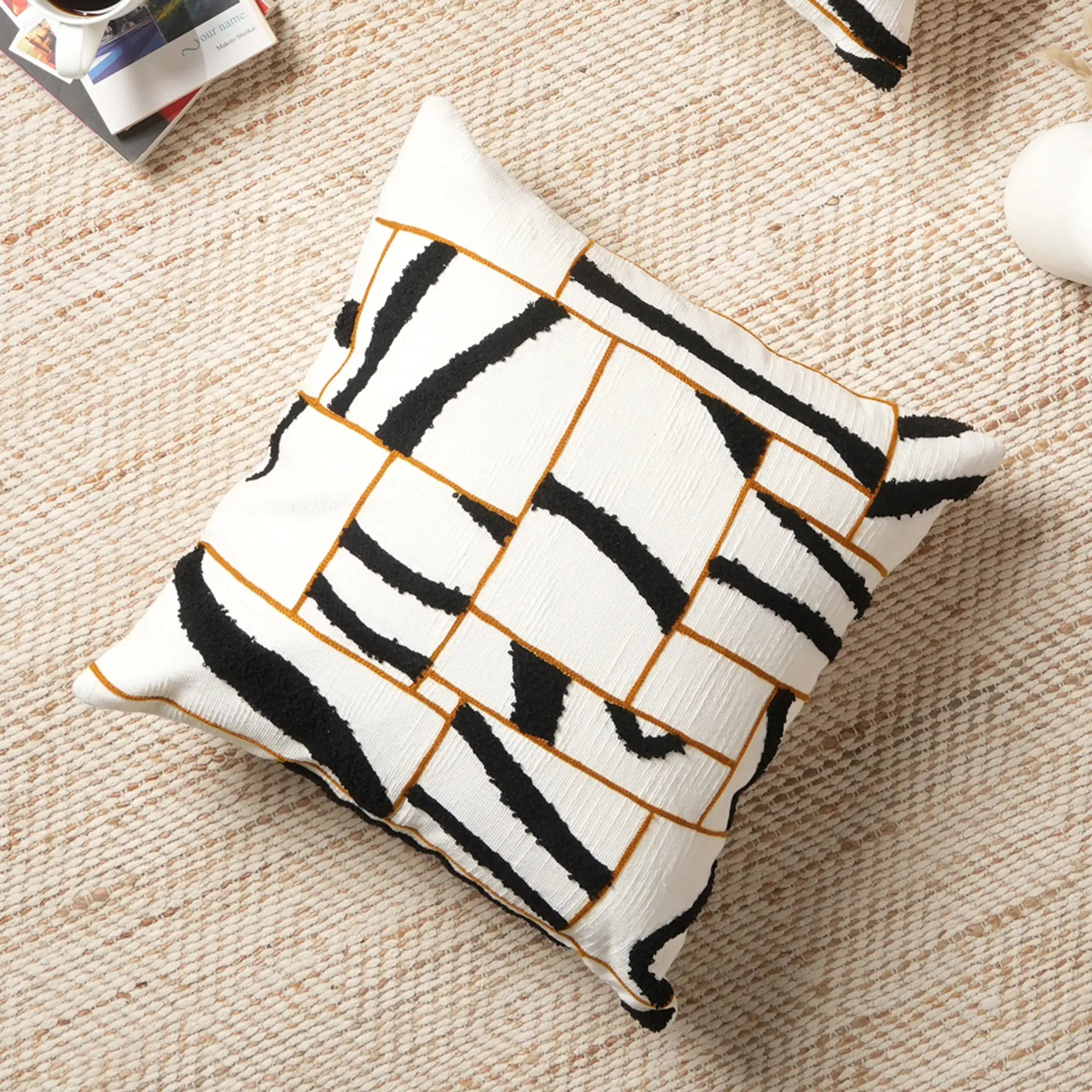 Tufted Cotton Slub Pillow
